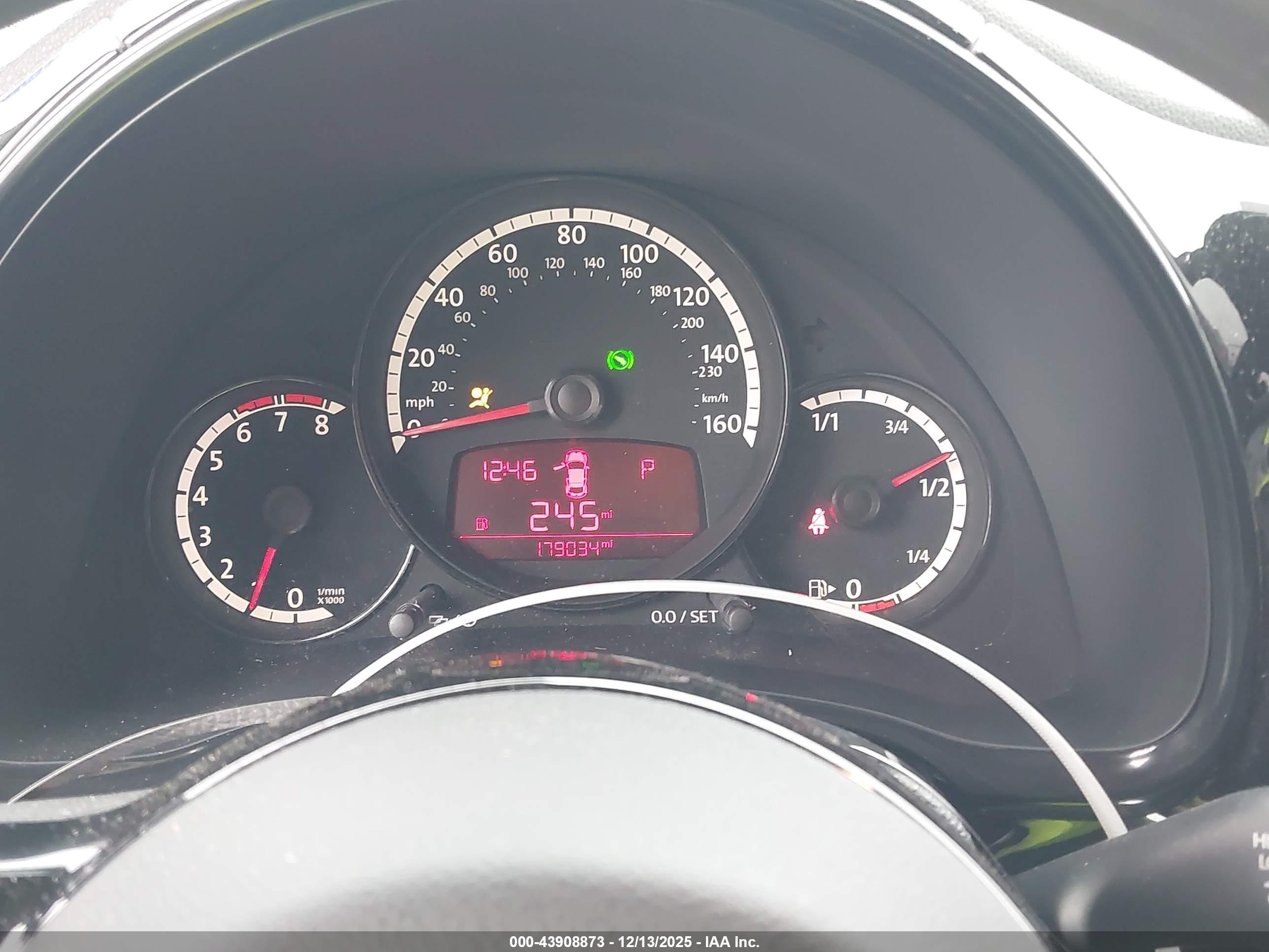VOLKSWAGEN BEETLE image 7