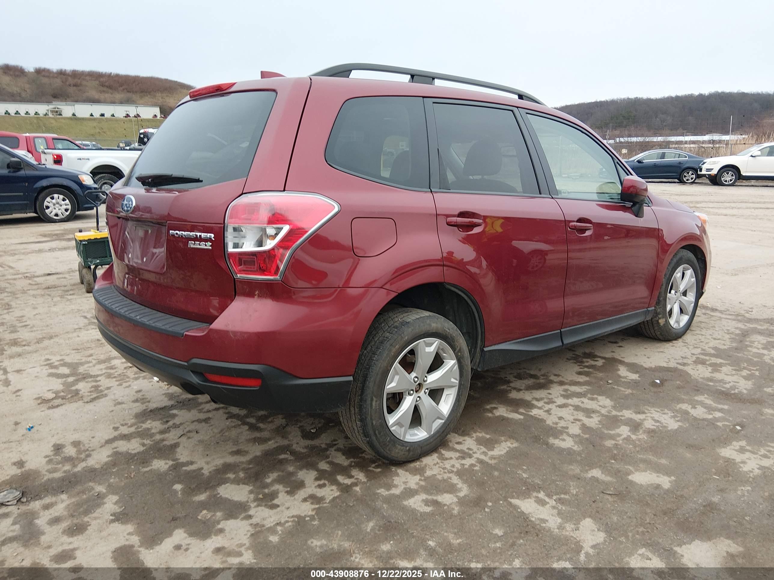 SUBARU FORESTER image 4