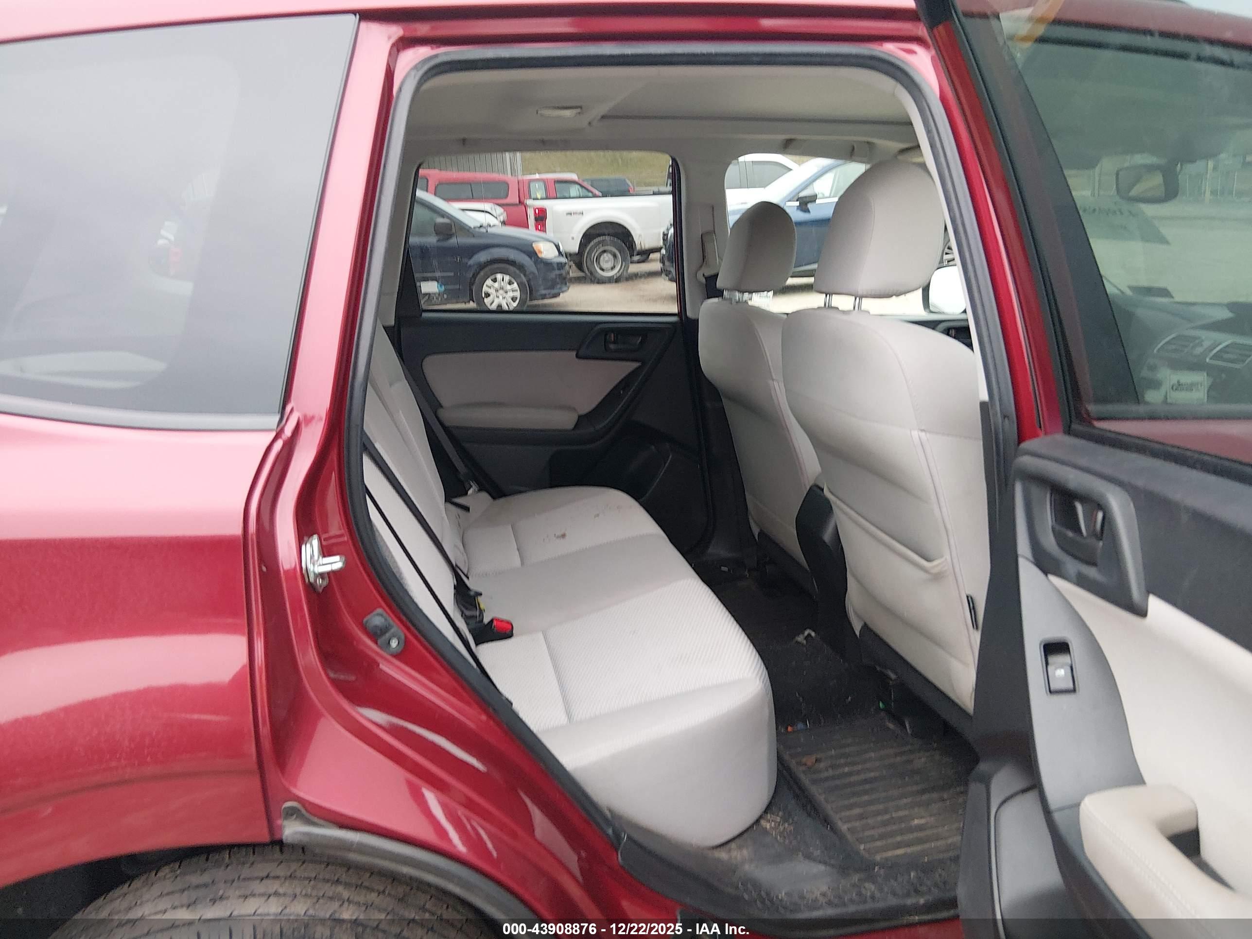 SUBARU FORESTER image 8