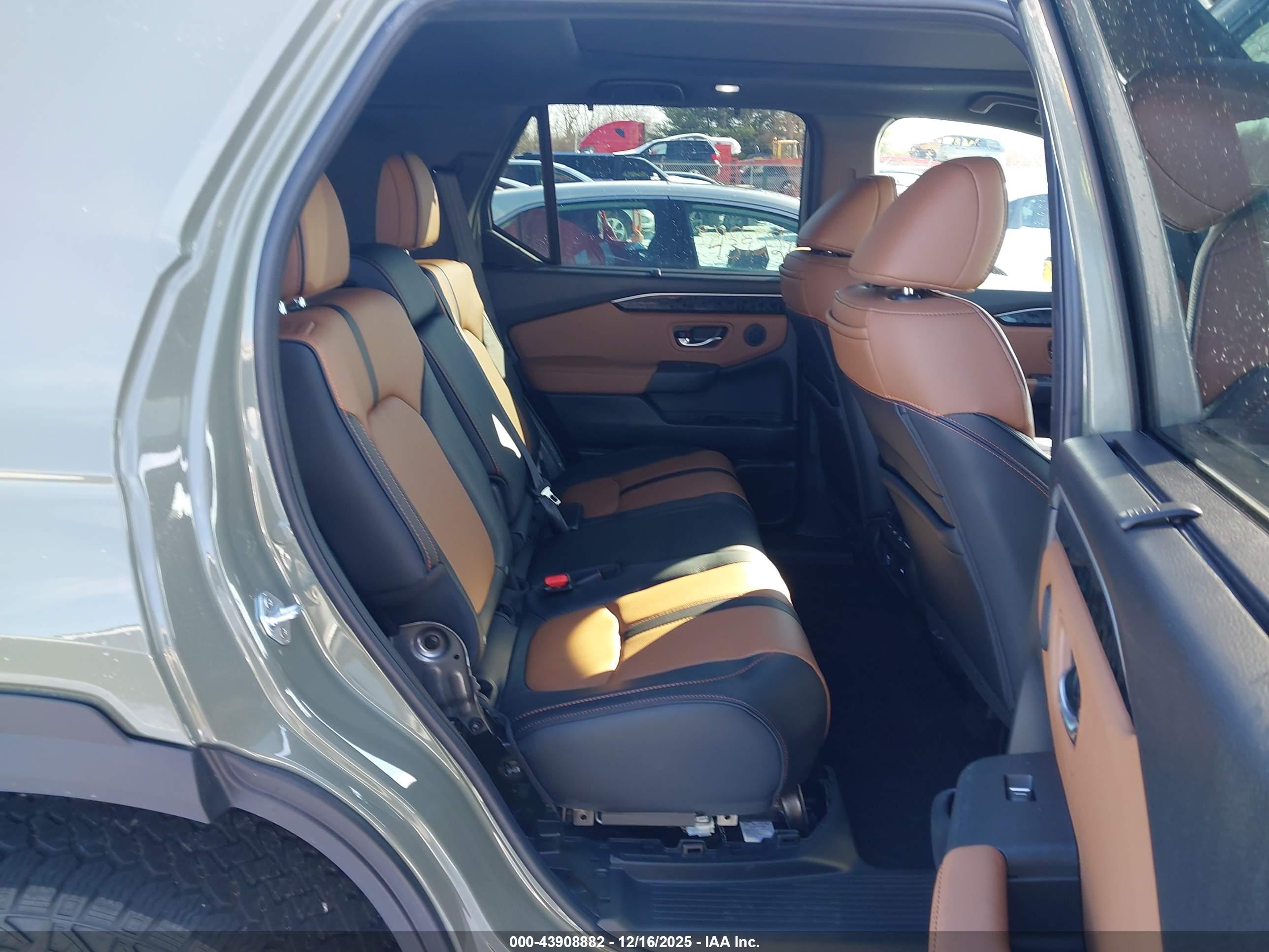 HONDA PASSPORT image 8