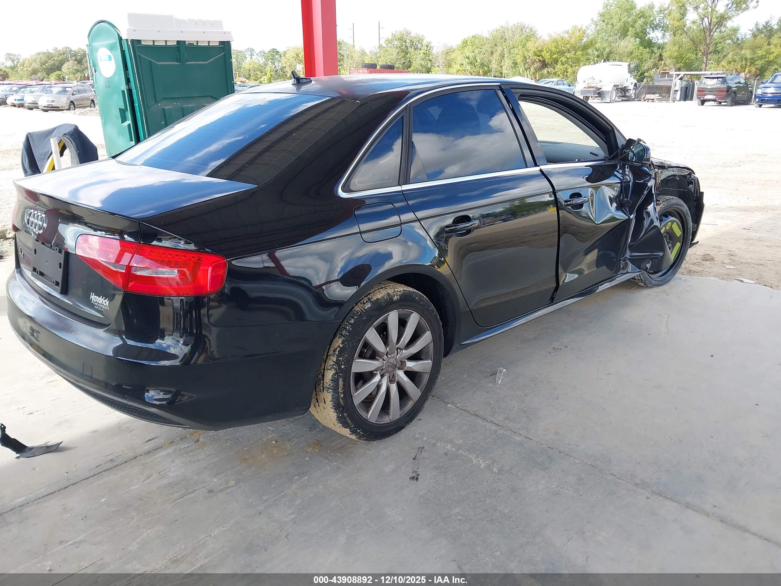 AUDI A4 image 4