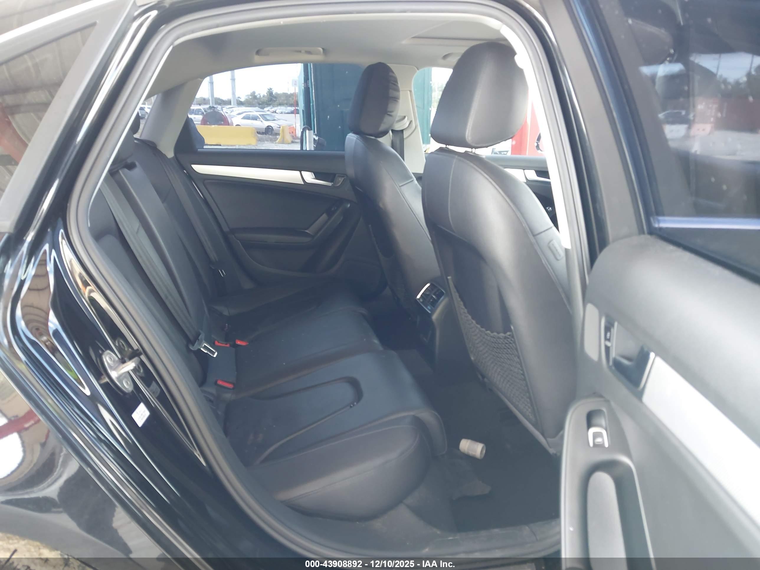 AUDI A4 image 8