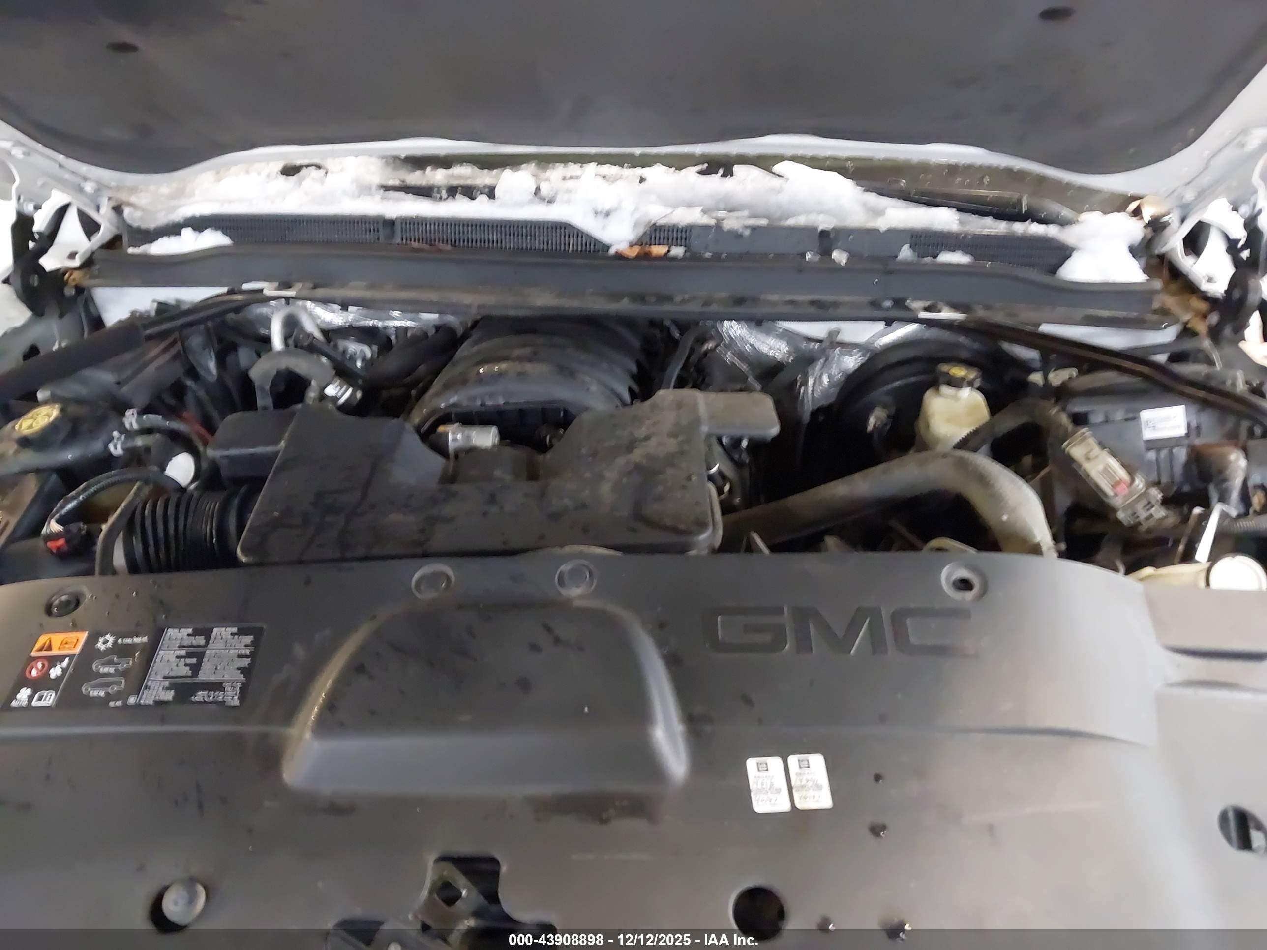GMC YUKON image 10