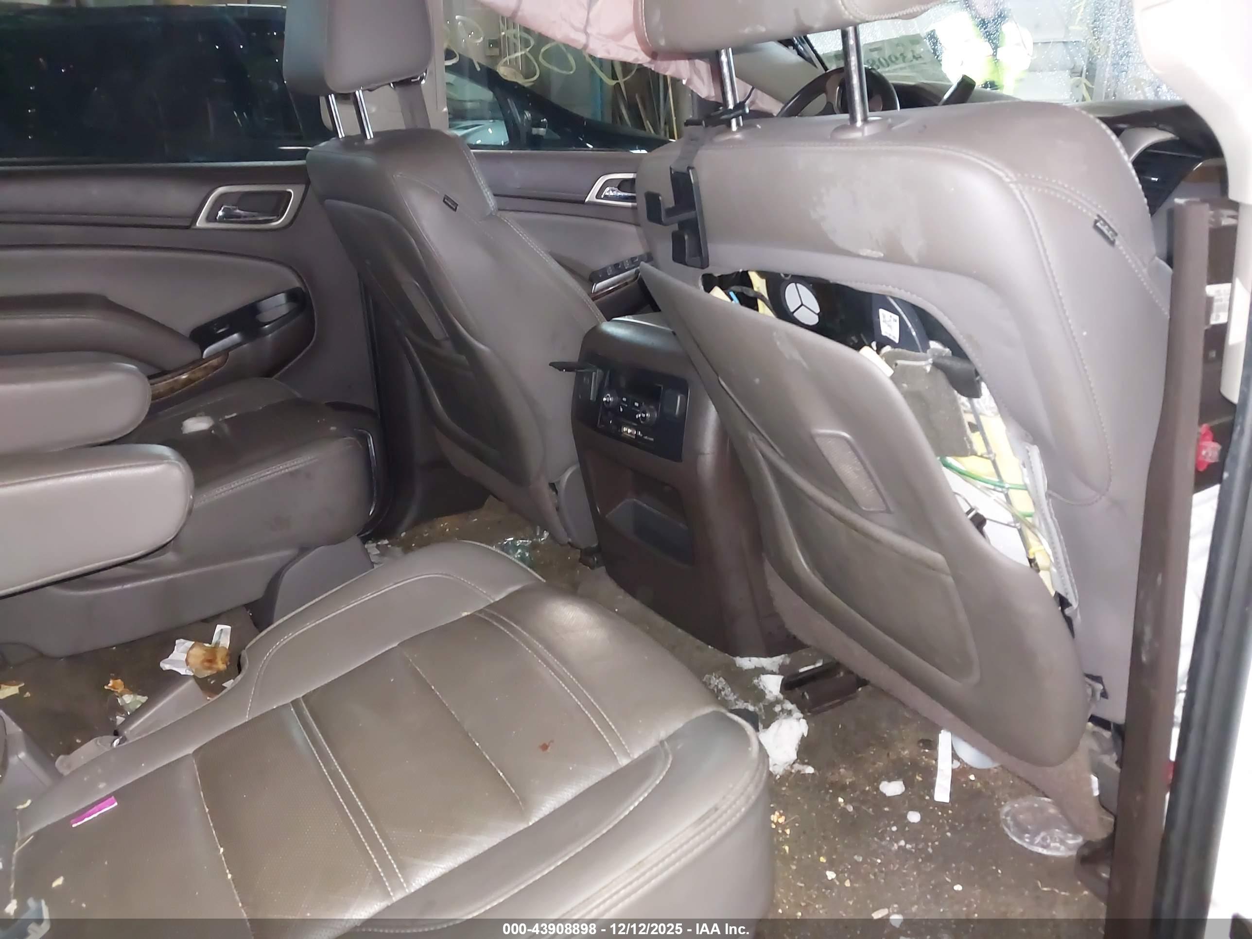 GMC YUKON image 8