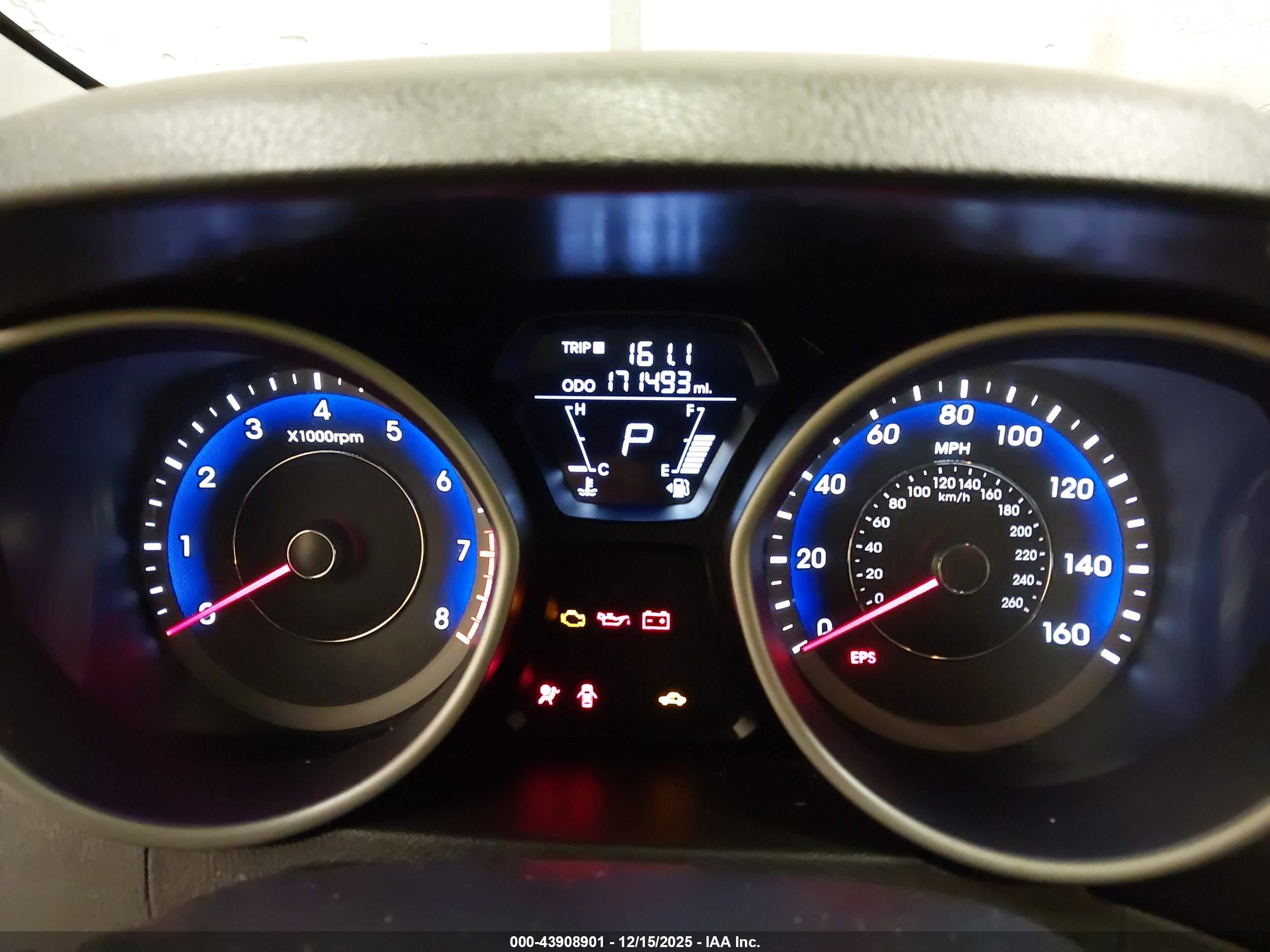 HYUNDAI ELANTRA image 7