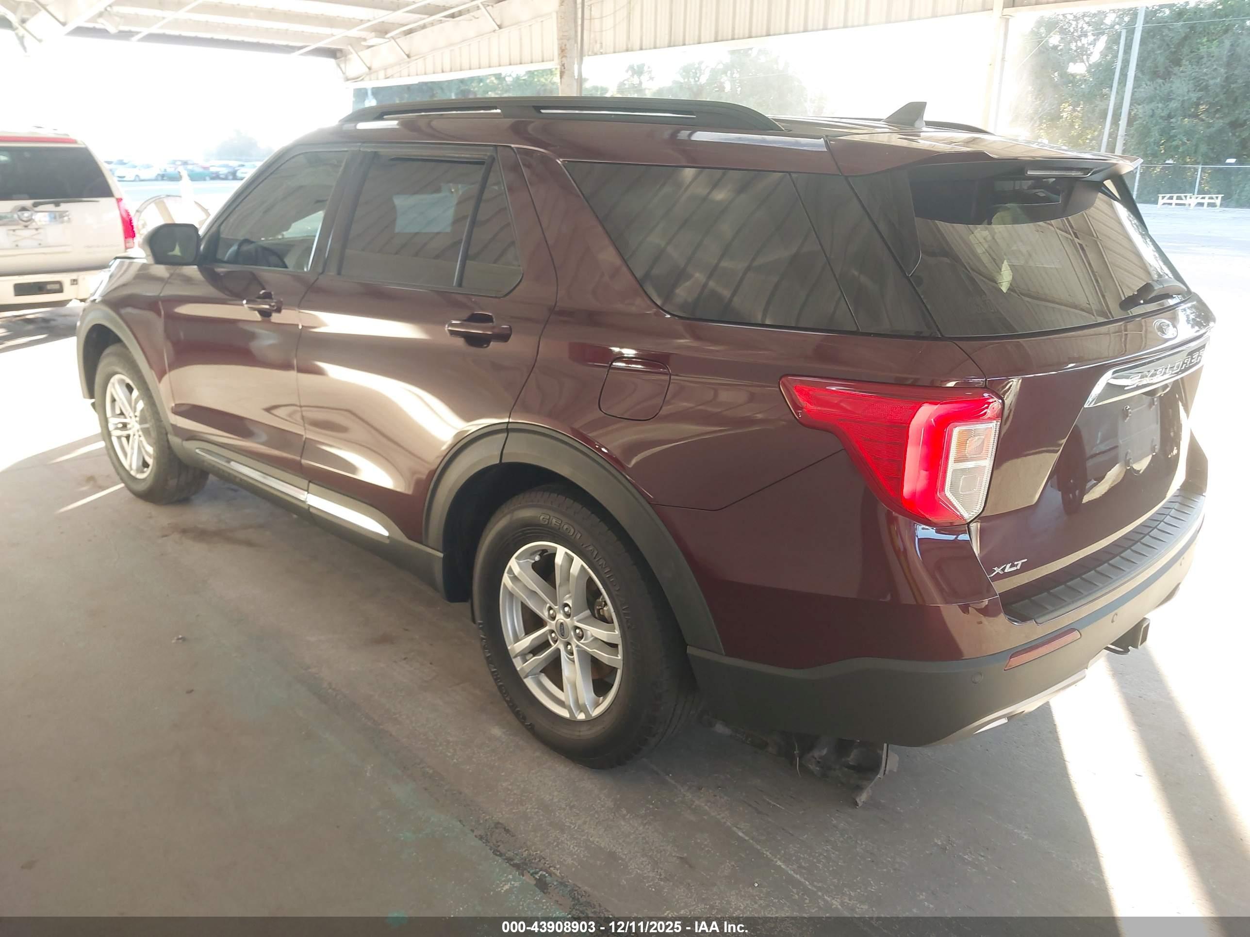 FORD EXPLORER image 3