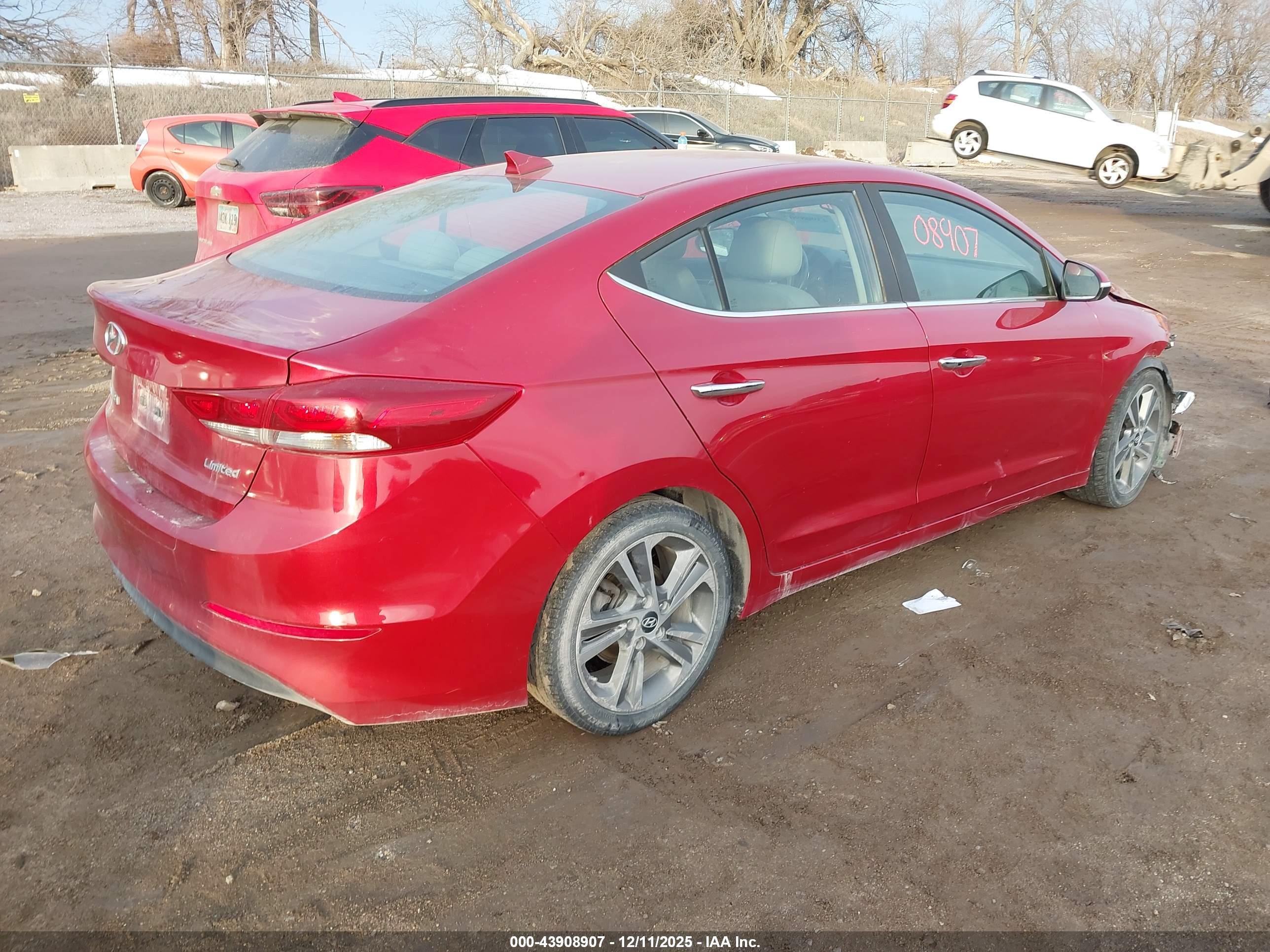 HYUNDAI ELANTRA image 4