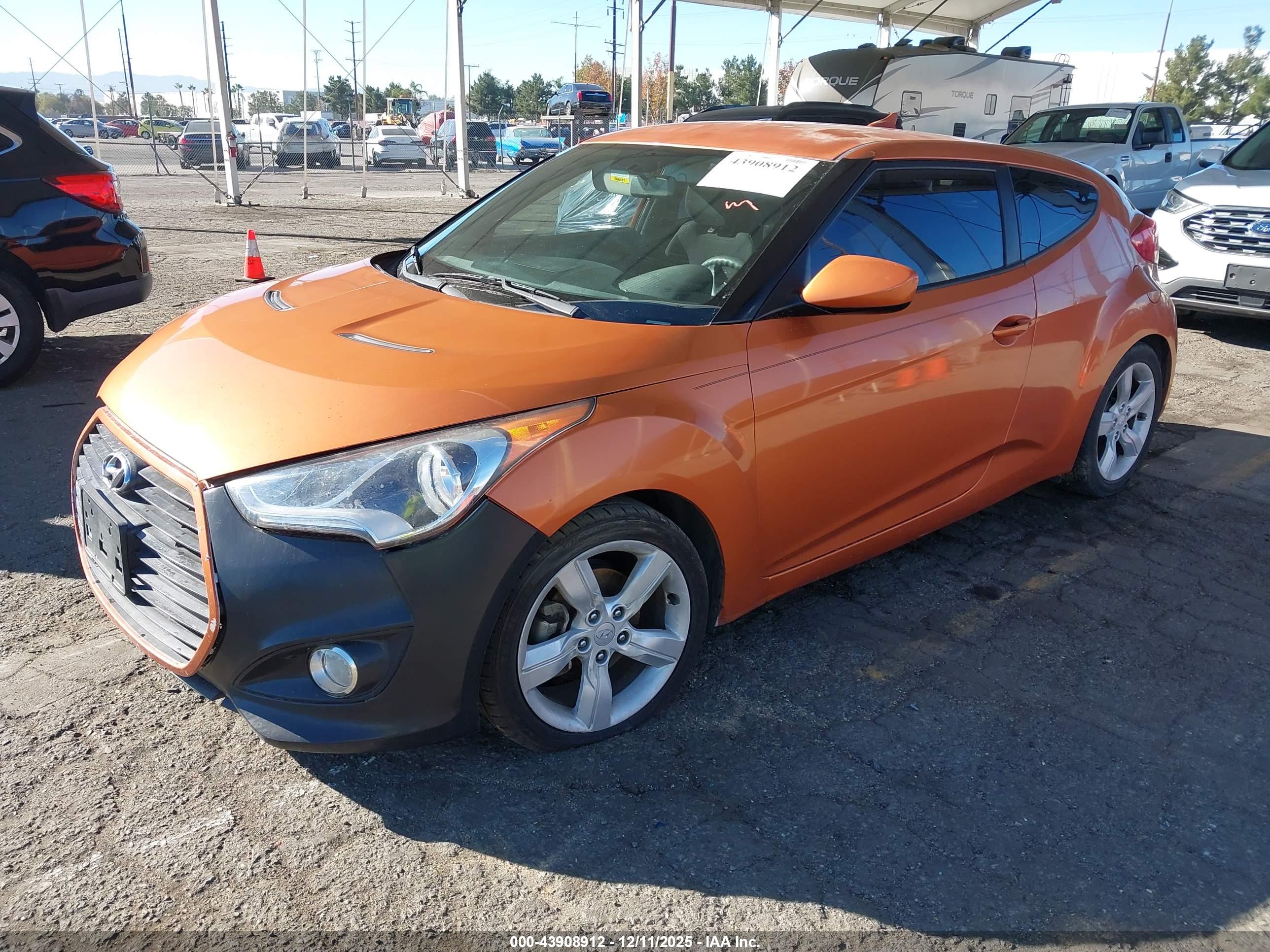 HYUNDAI VELOSTER image 2