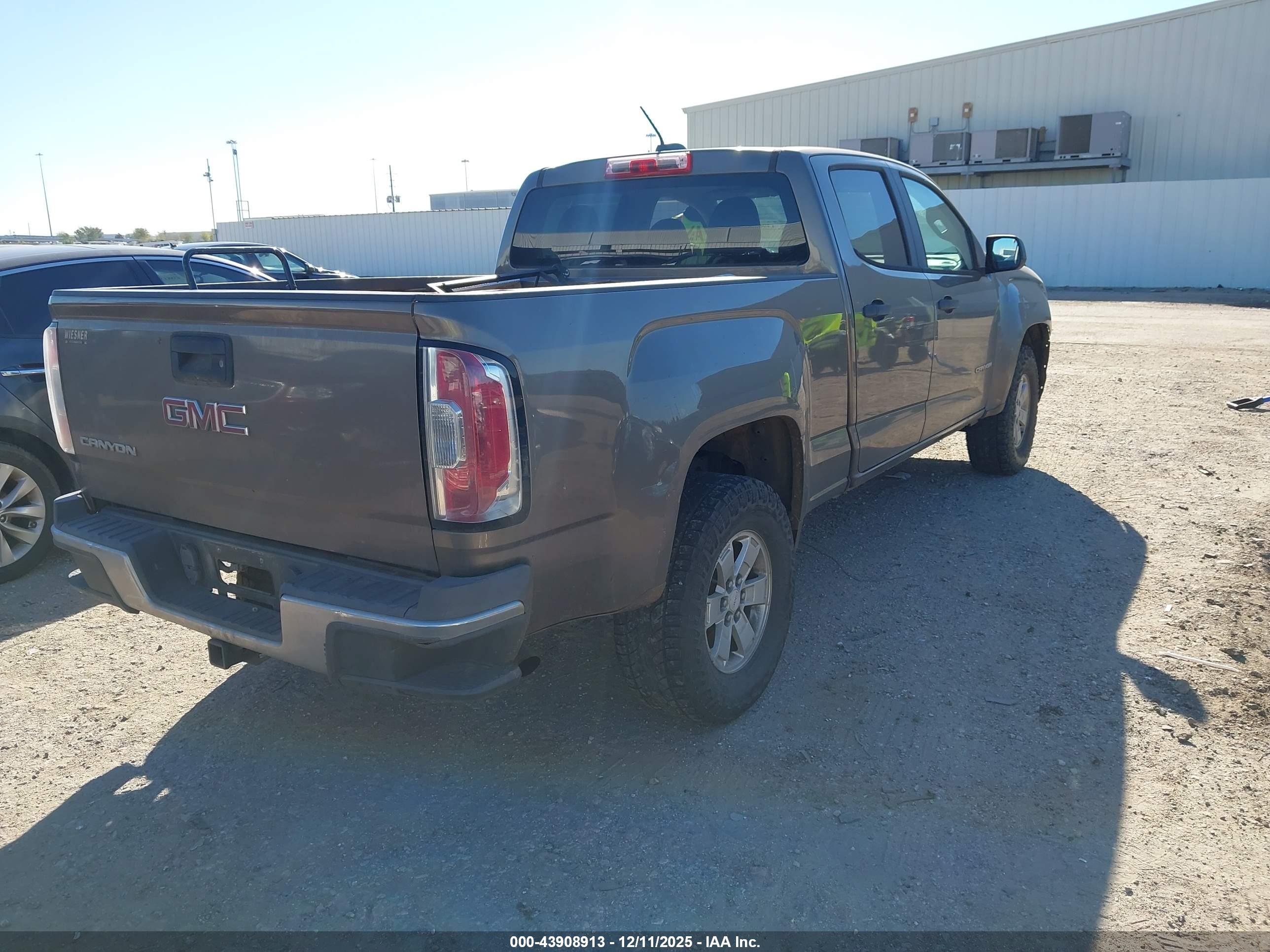 GMC CANYON image 4