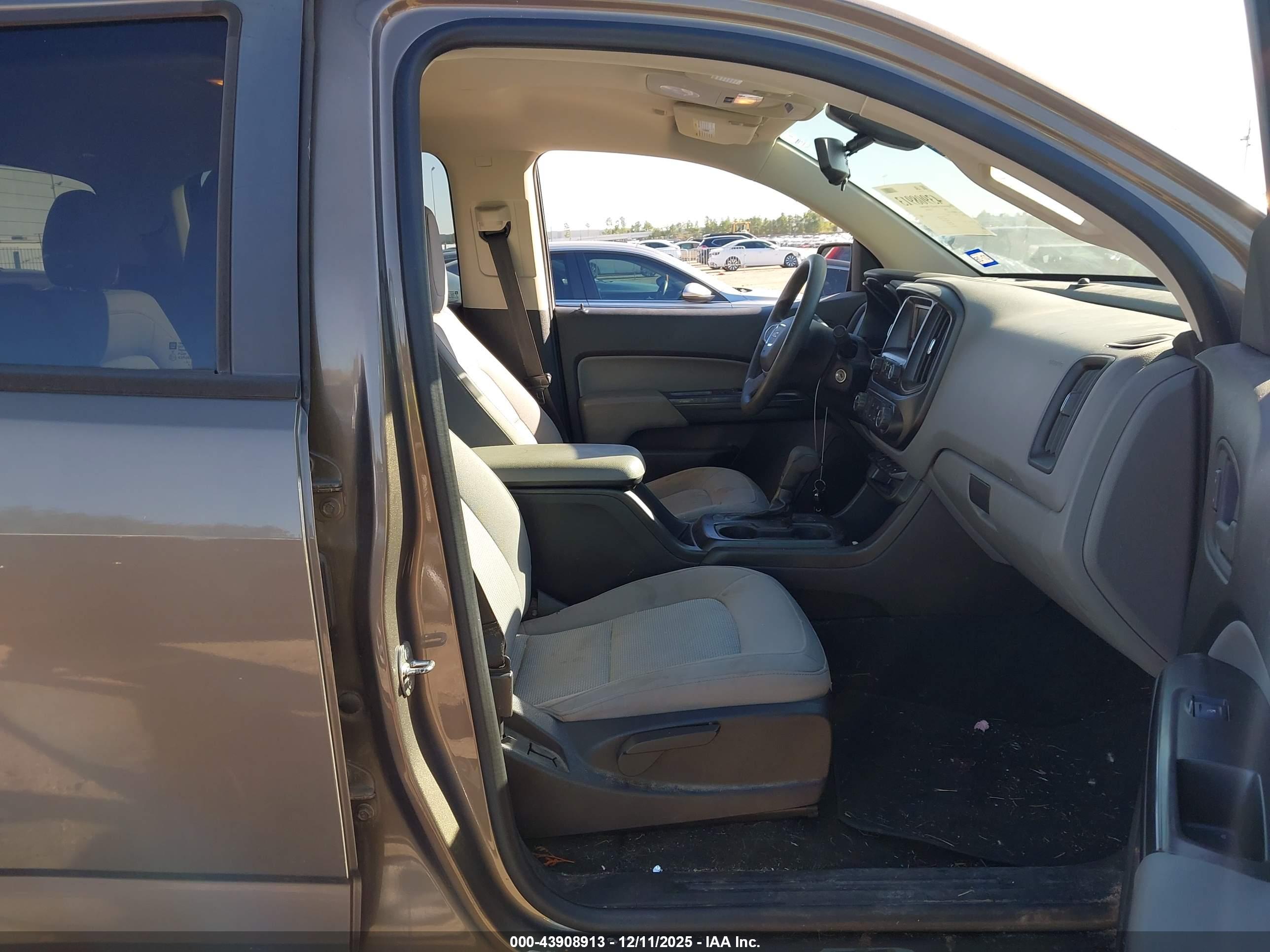GMC CANYON image 5