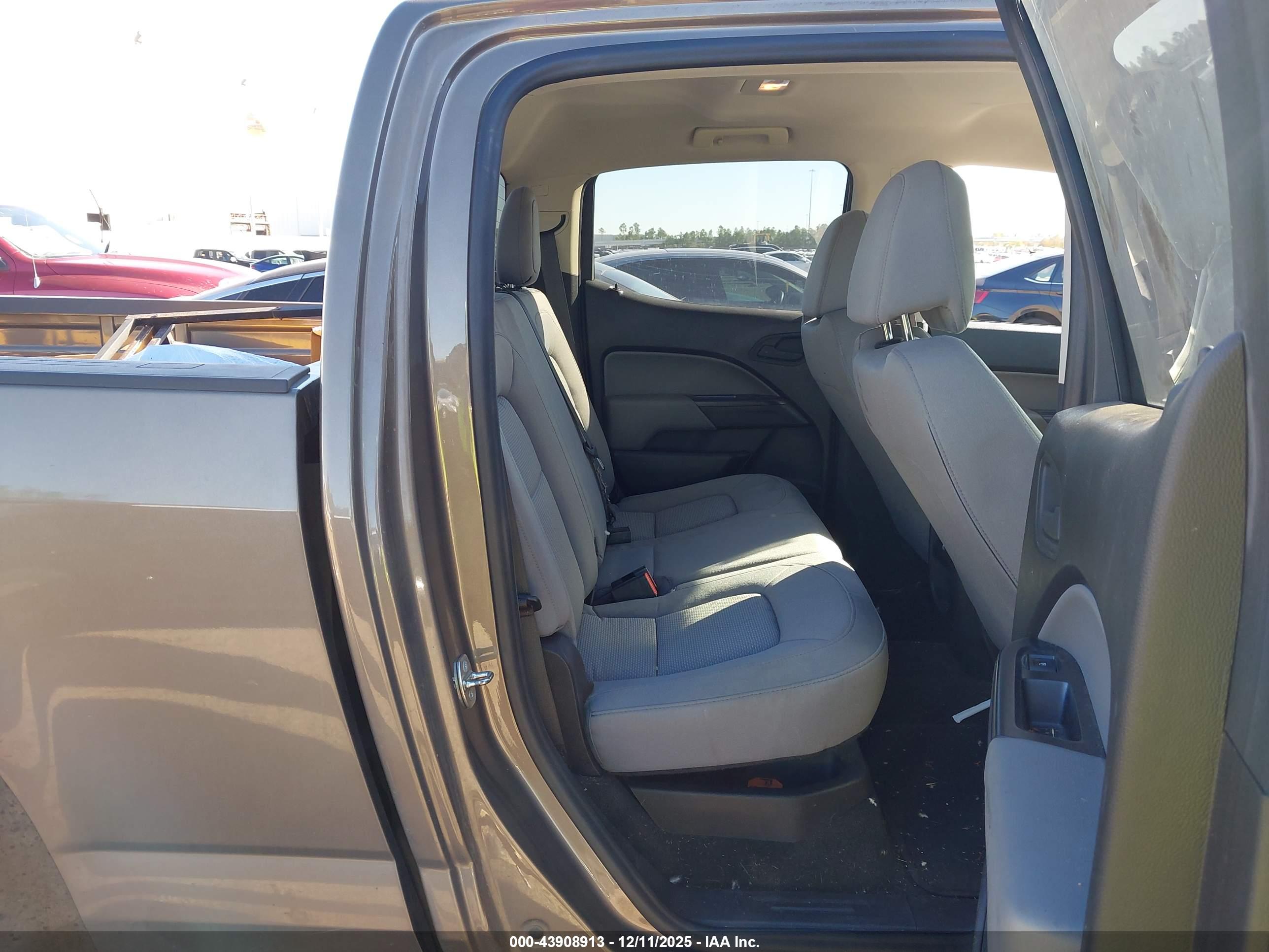 GMC CANYON image 8