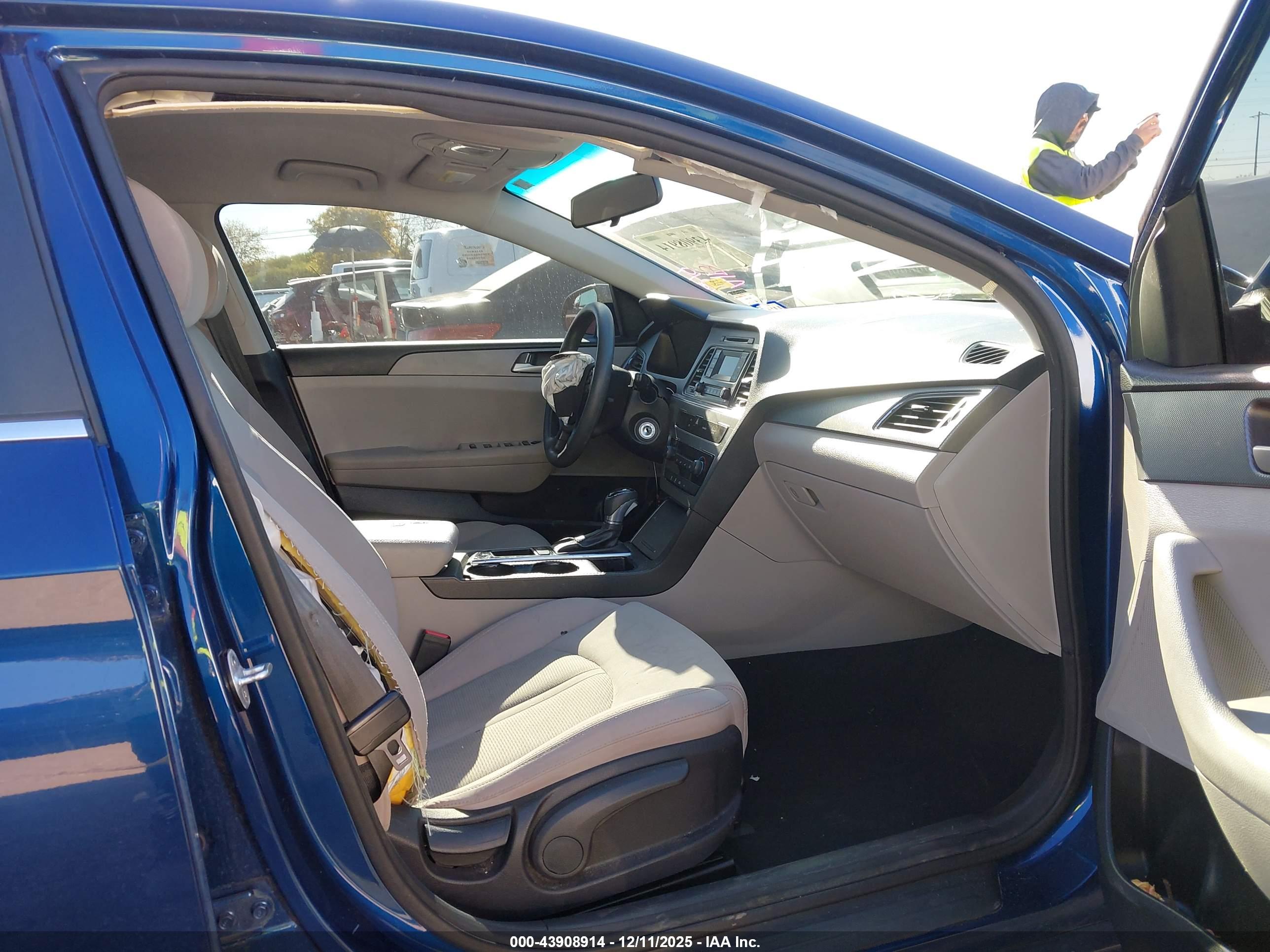 HYUNDAI SONATA image 5