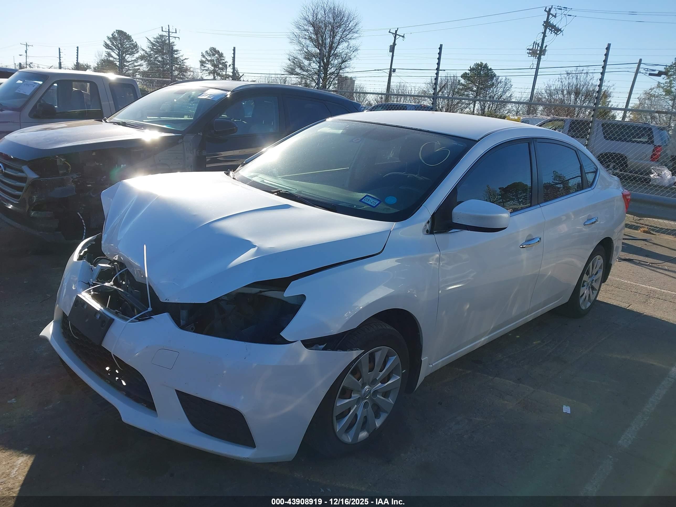 NISSAN SENTRA image 2