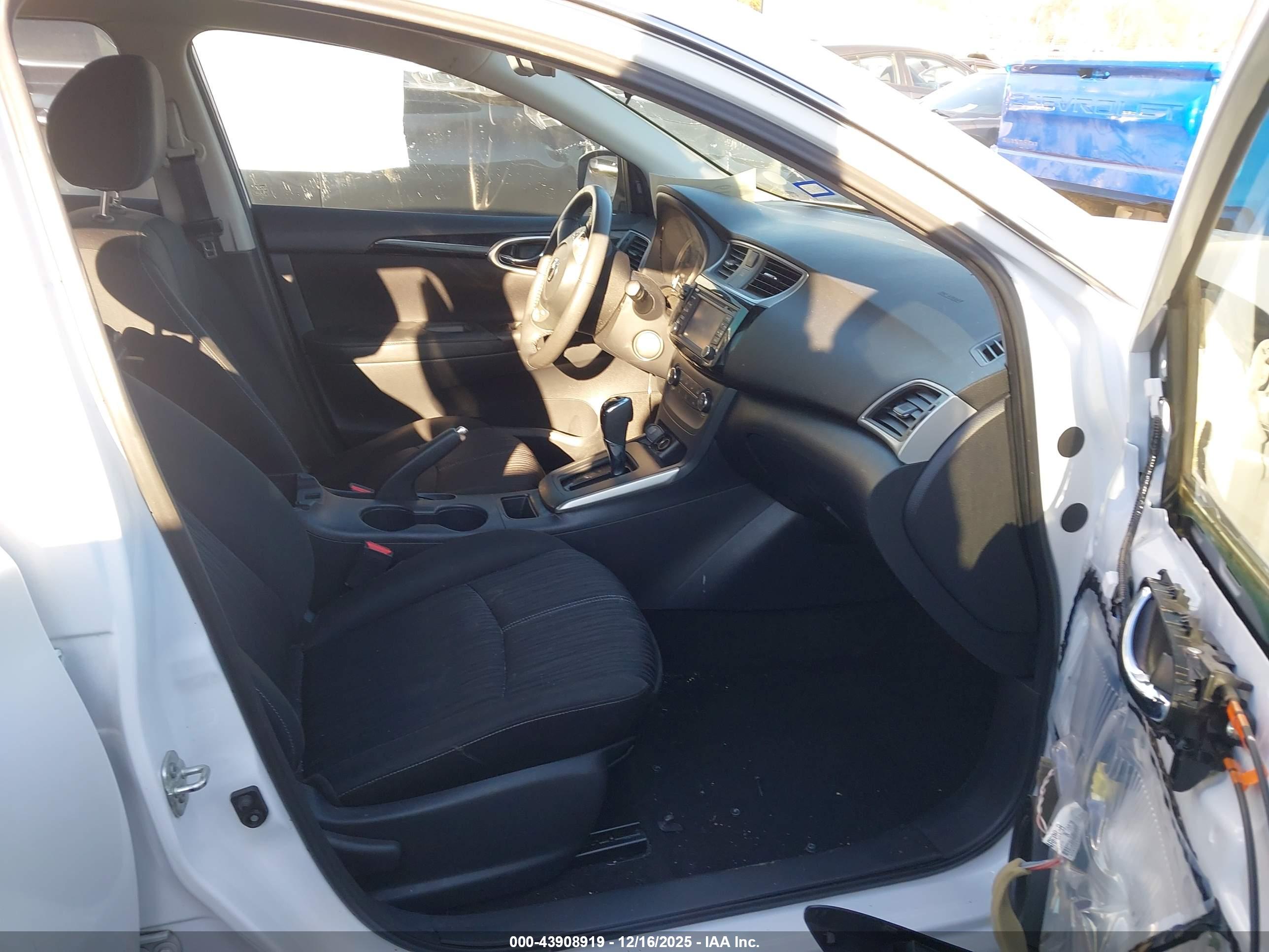 NISSAN SENTRA image 5