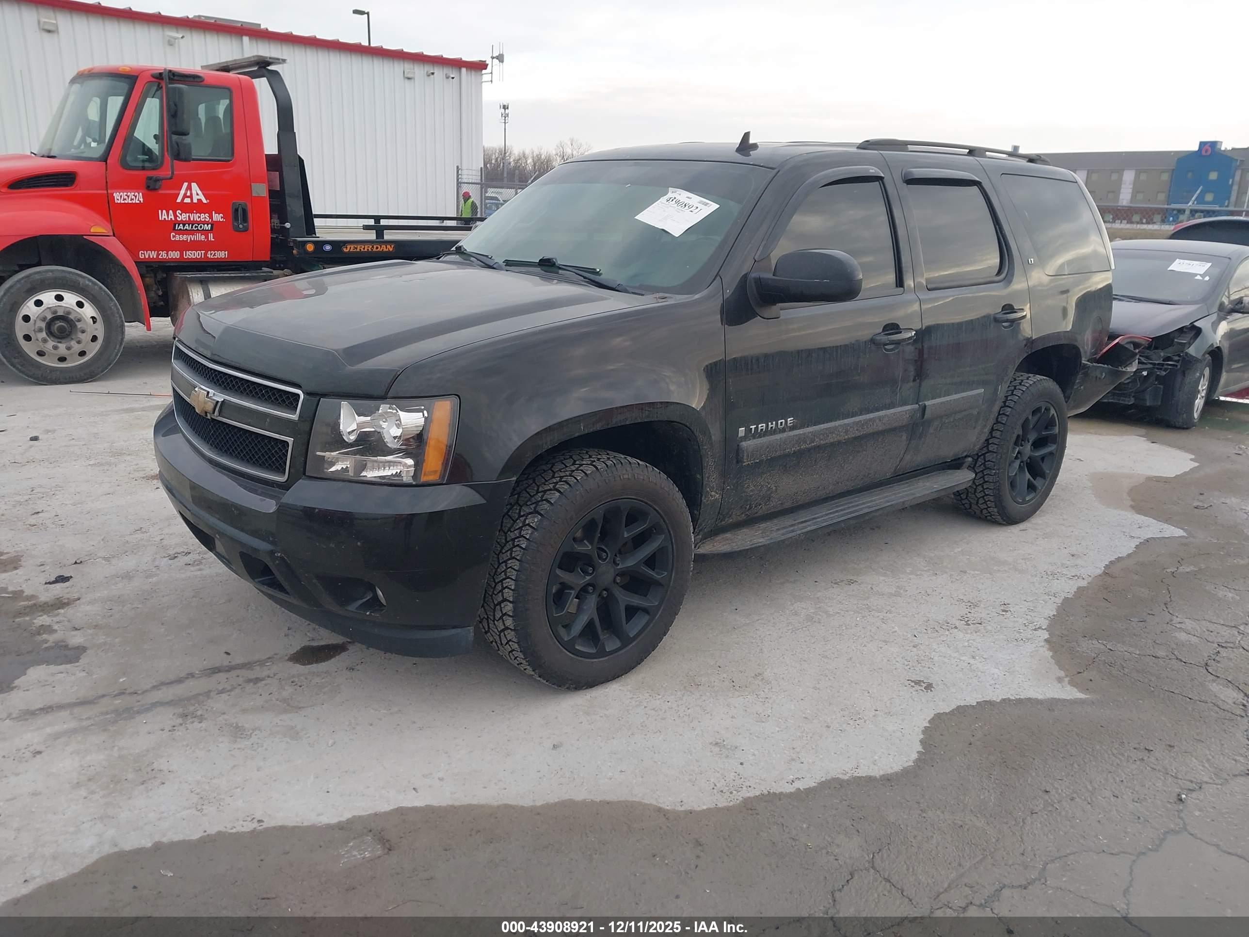CHEVROLET TAHOE image 2