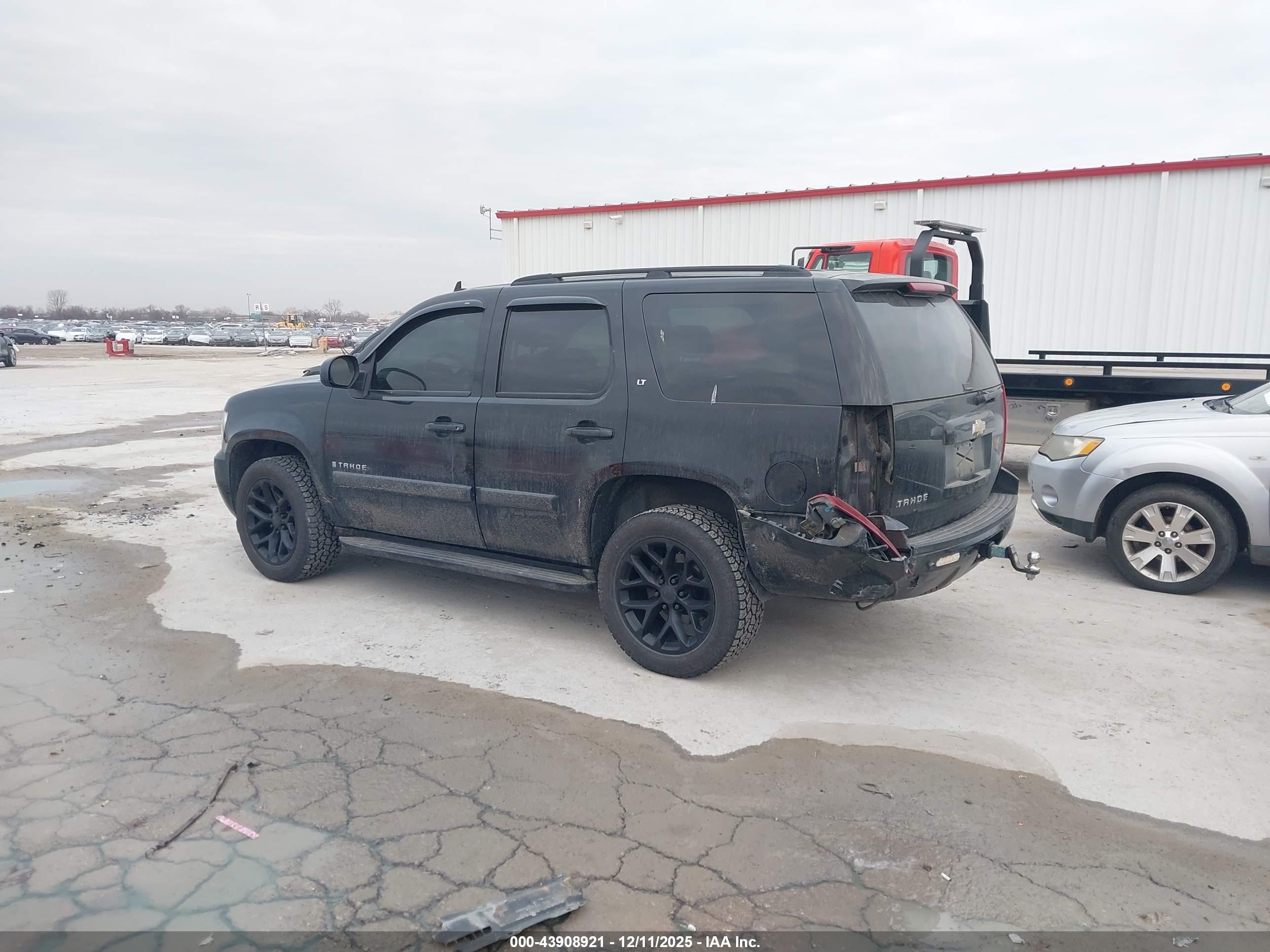 CHEVROLET TAHOE image 3