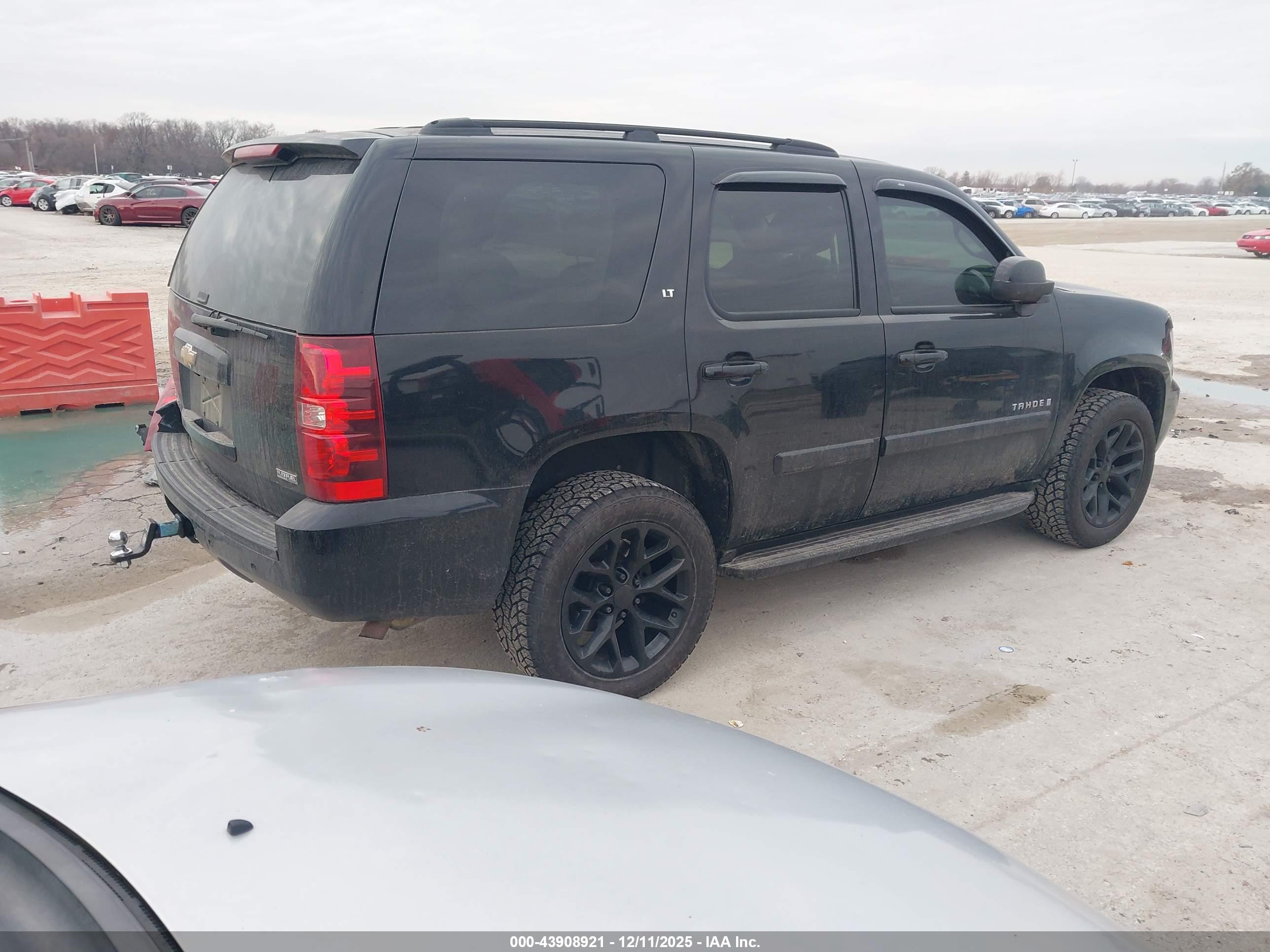 CHEVROLET TAHOE image 4