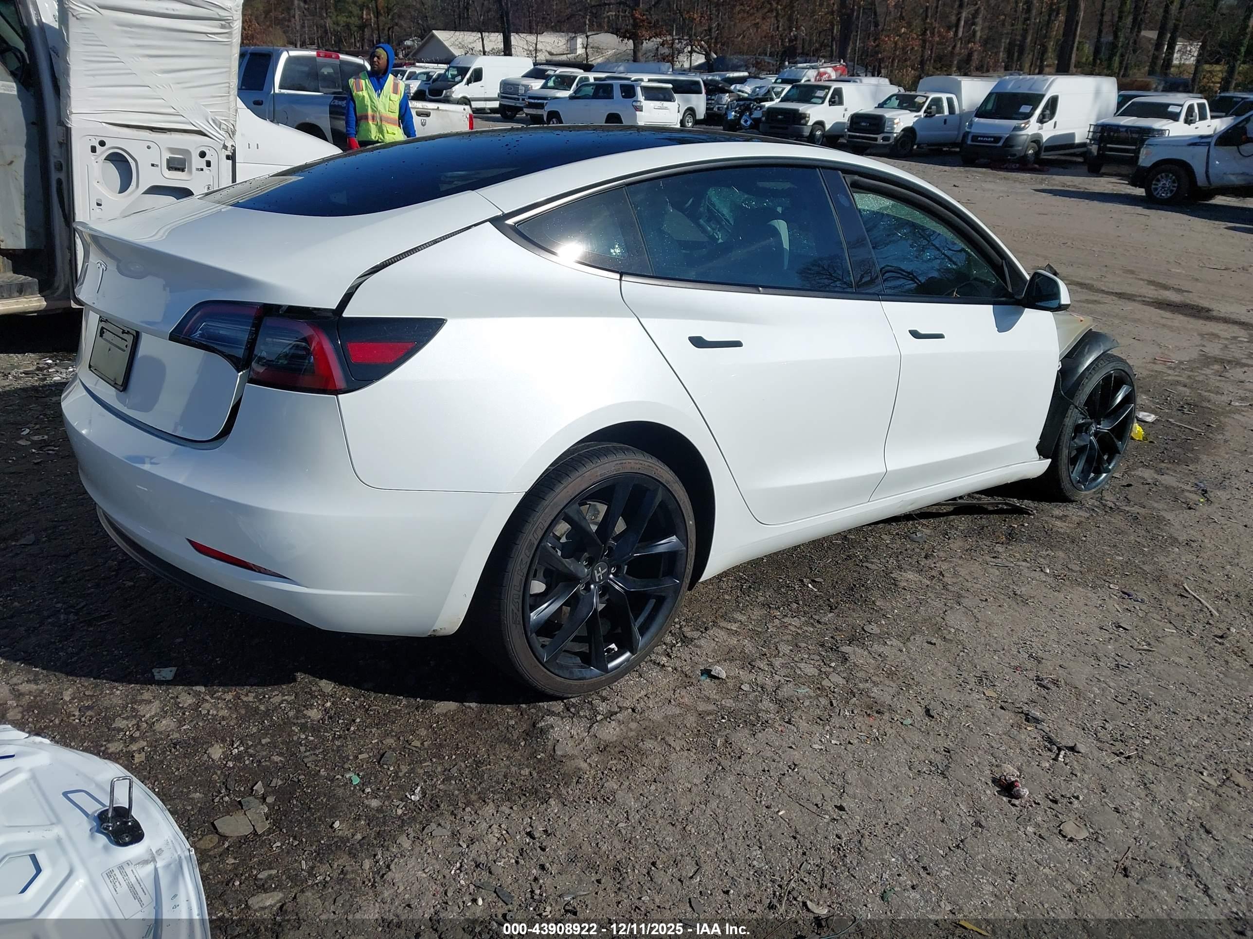 TESLA MODEL image 4