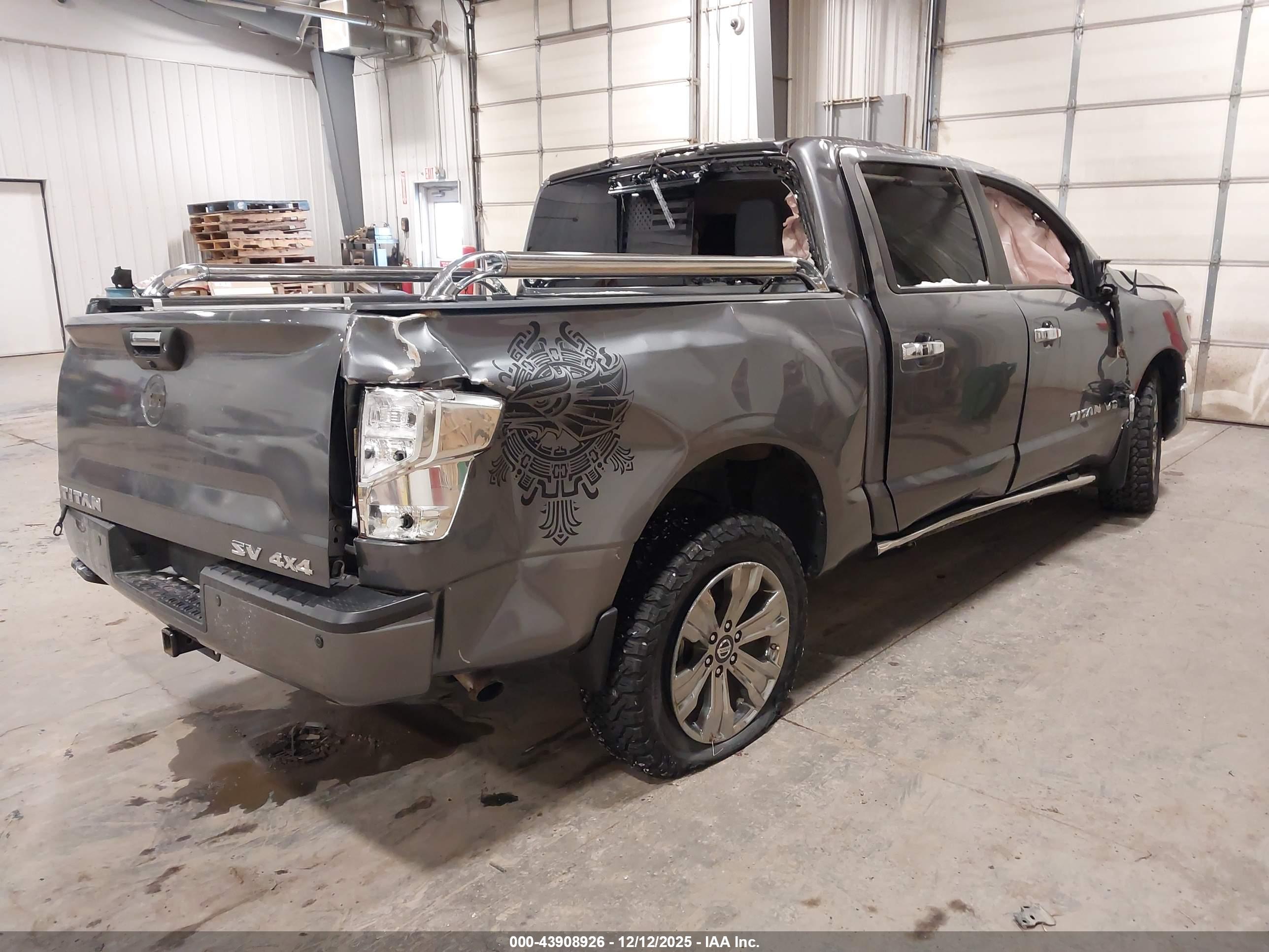NISSAN TITAN image 4