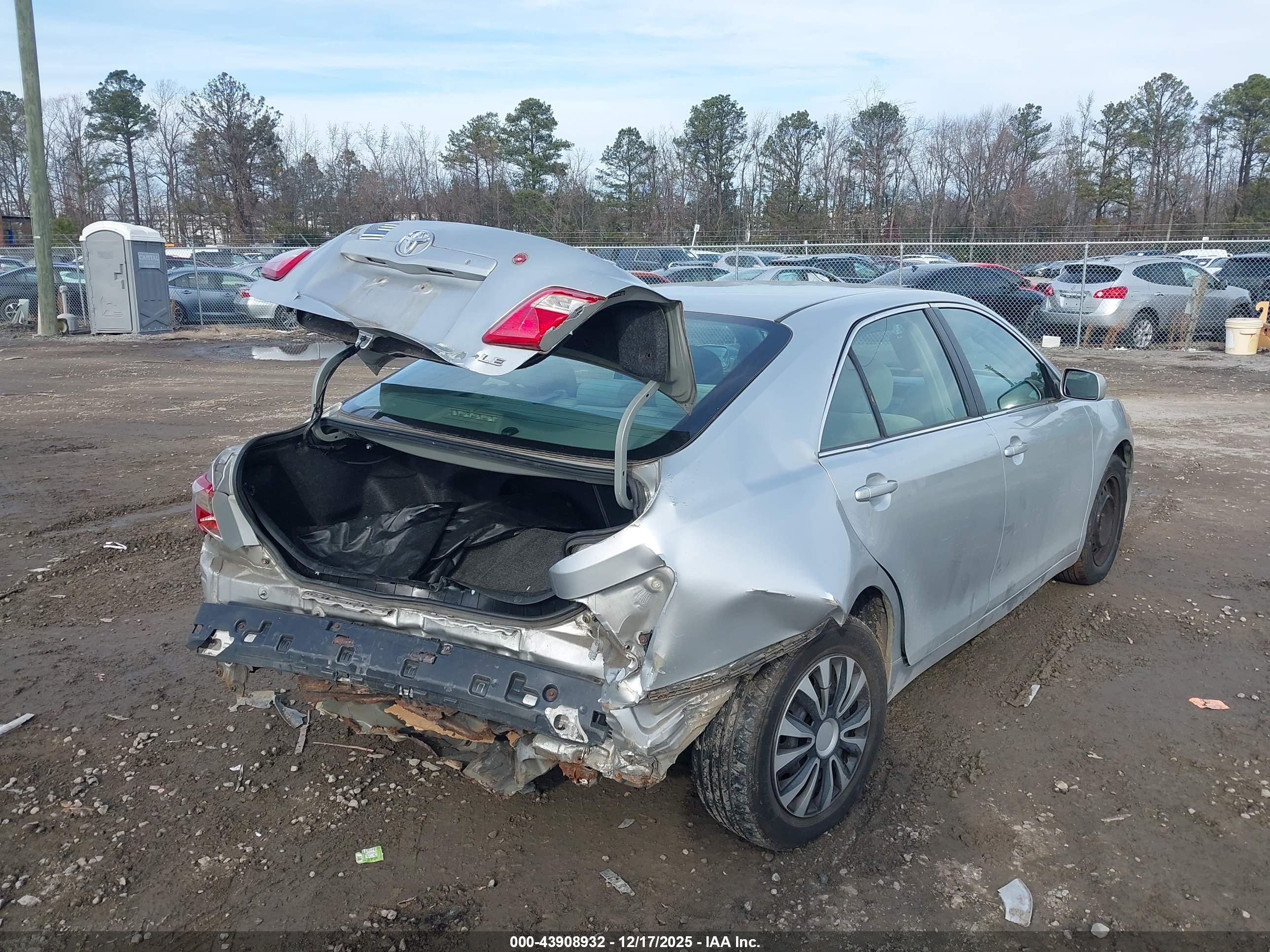 TOYOTA CAMRY image 6