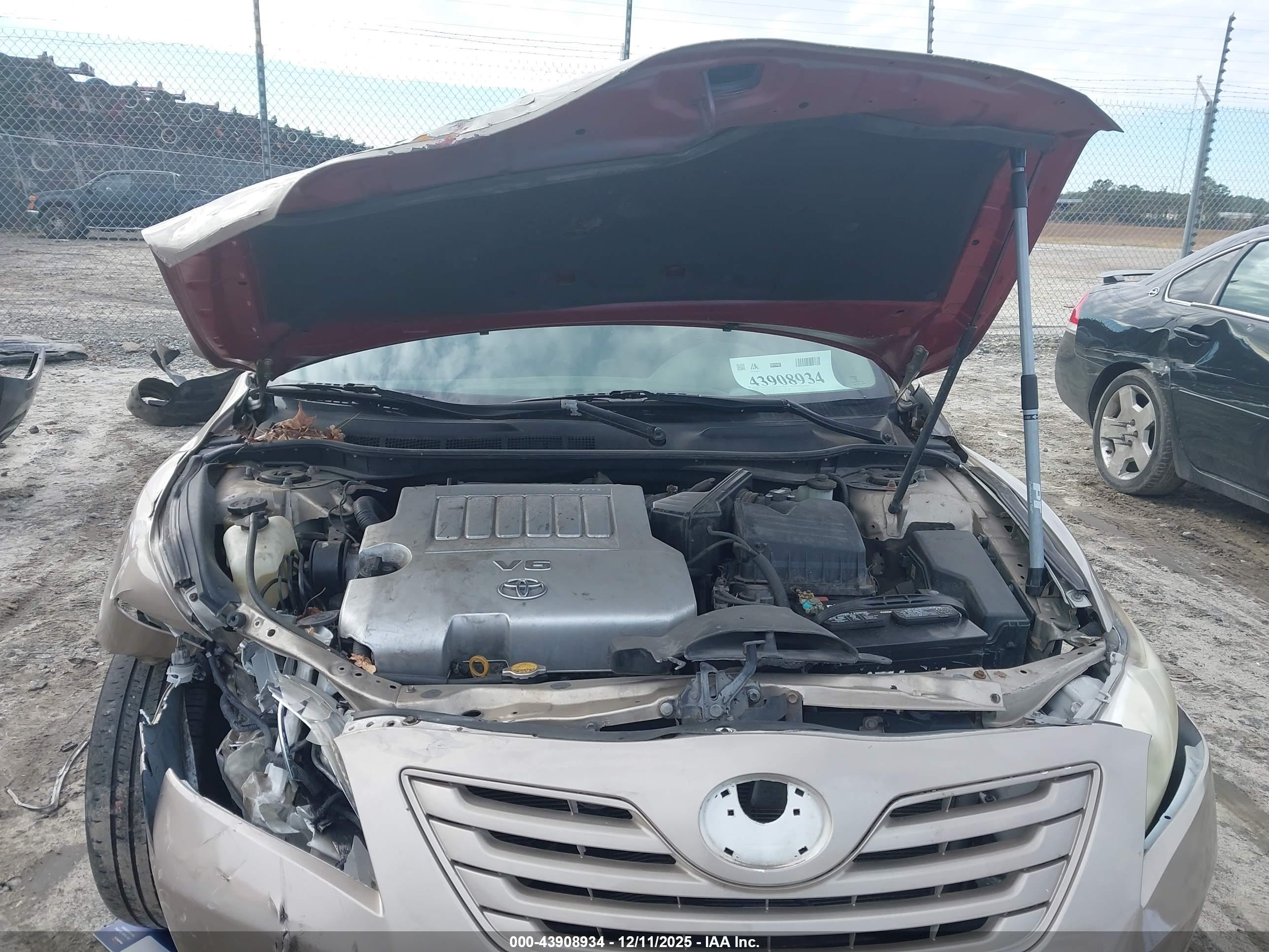 TOYOTA CAMRY image 10