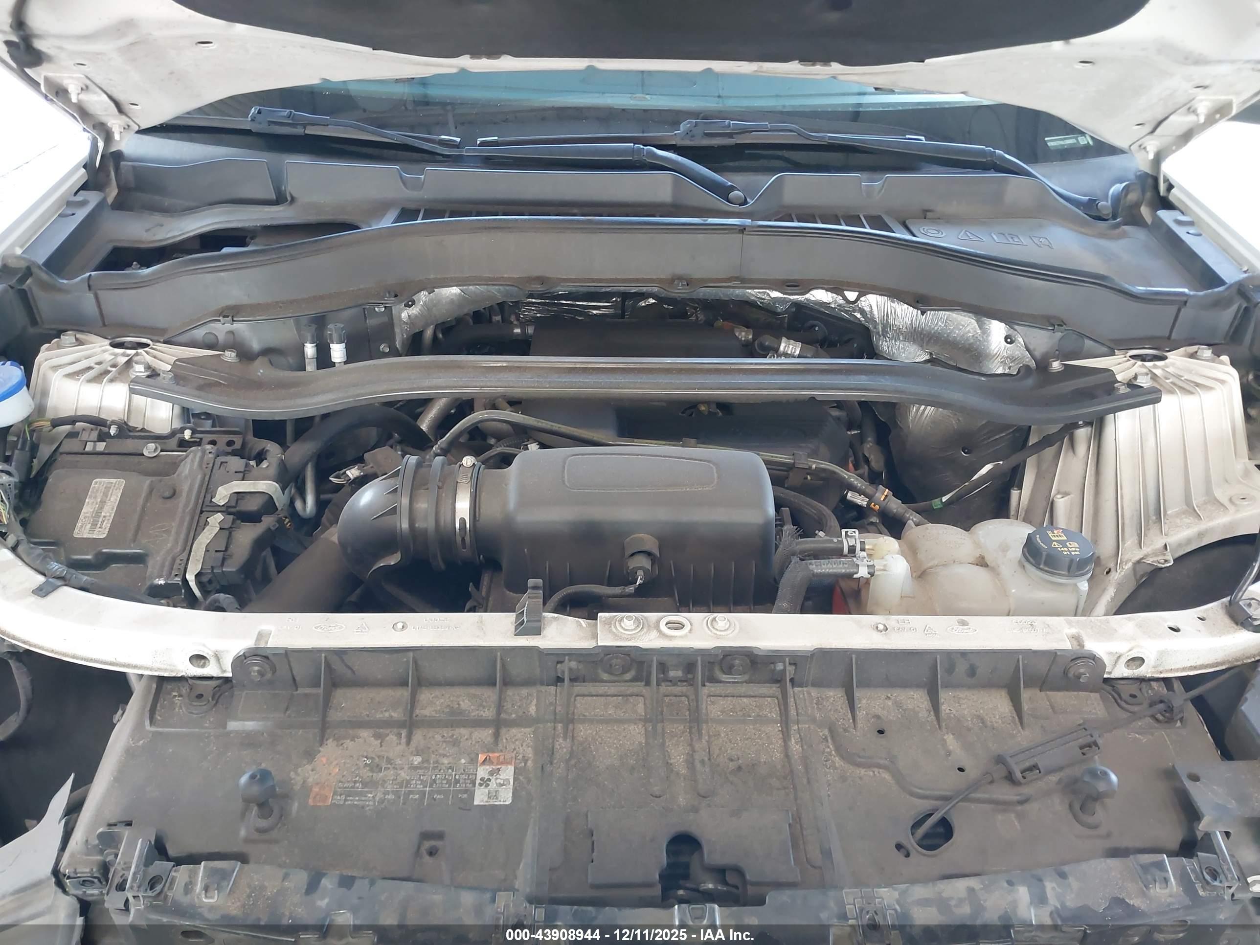 FORD EXPLORER image 10