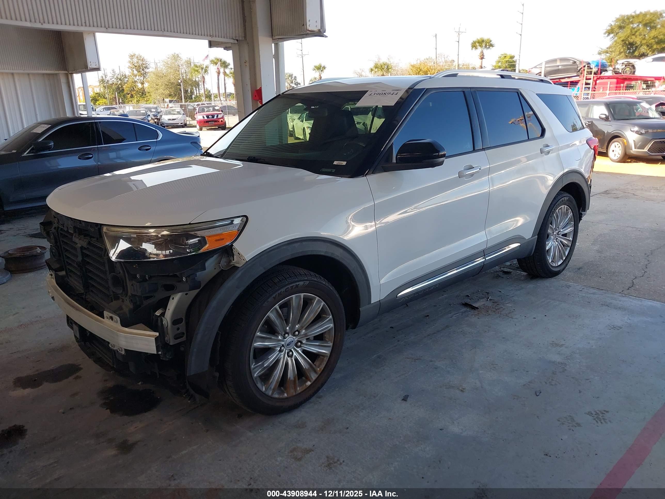 FORD EXPLORER image 2