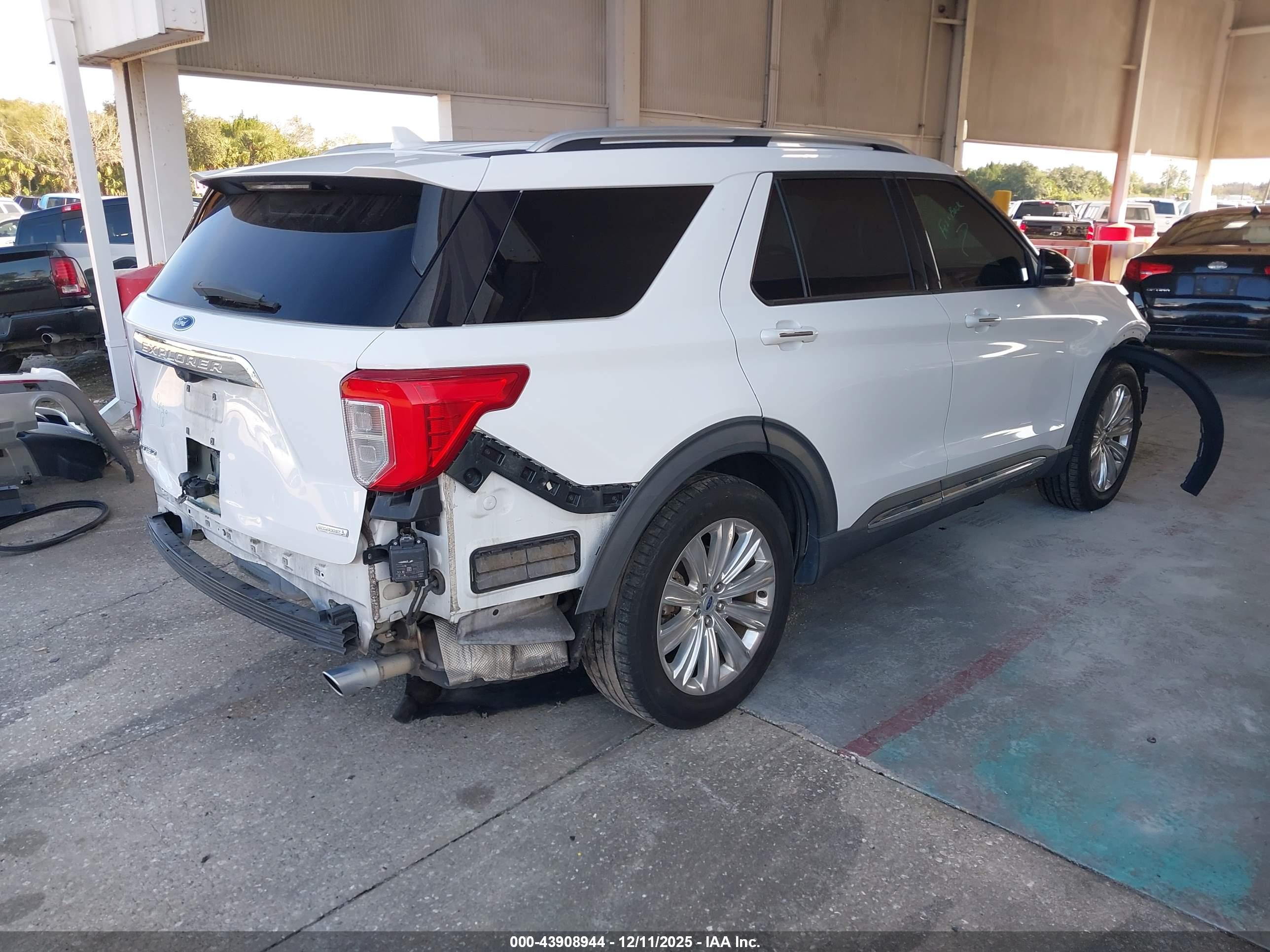 FORD EXPLORER image 4