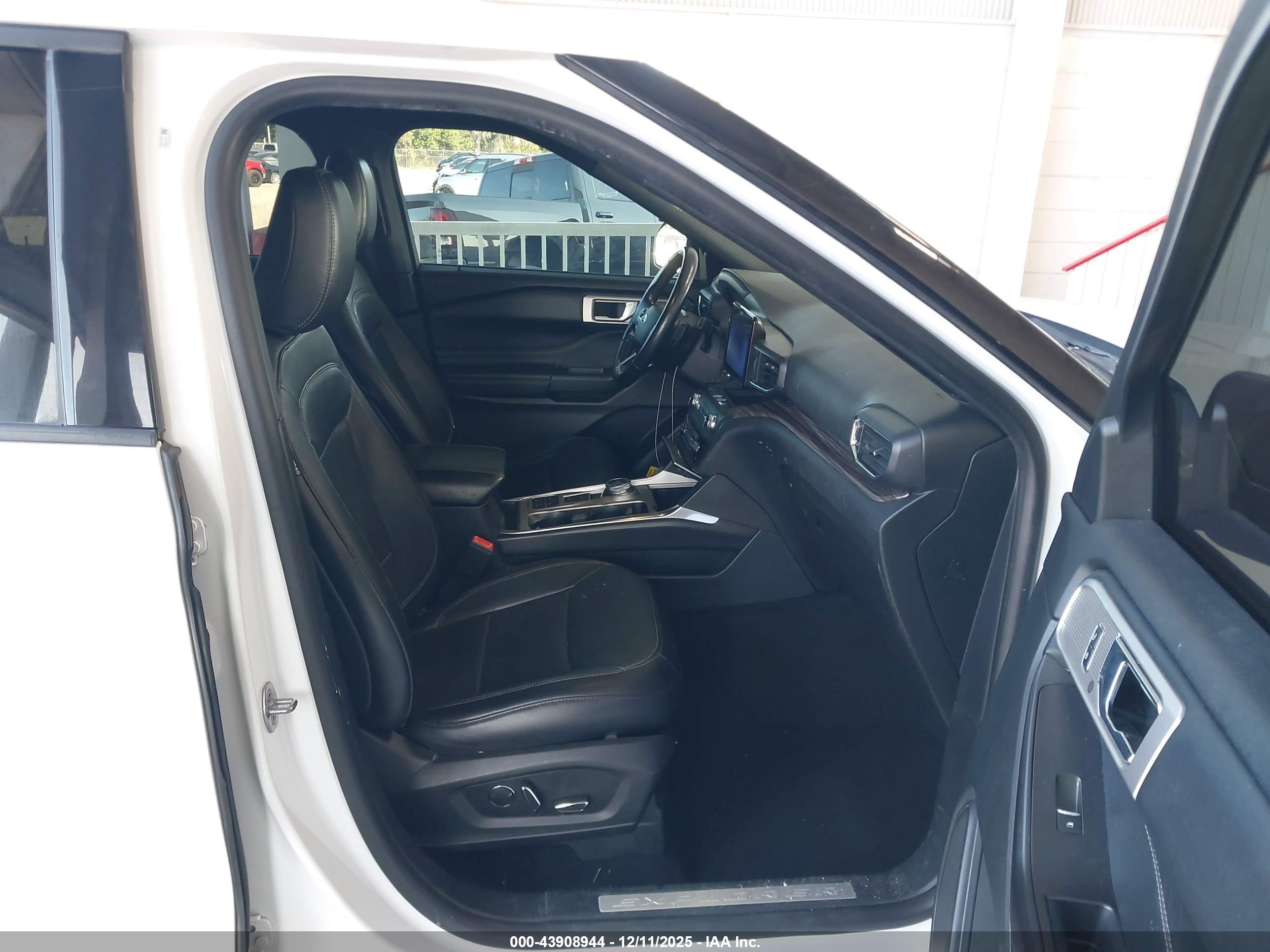 FORD EXPLORER image 5
