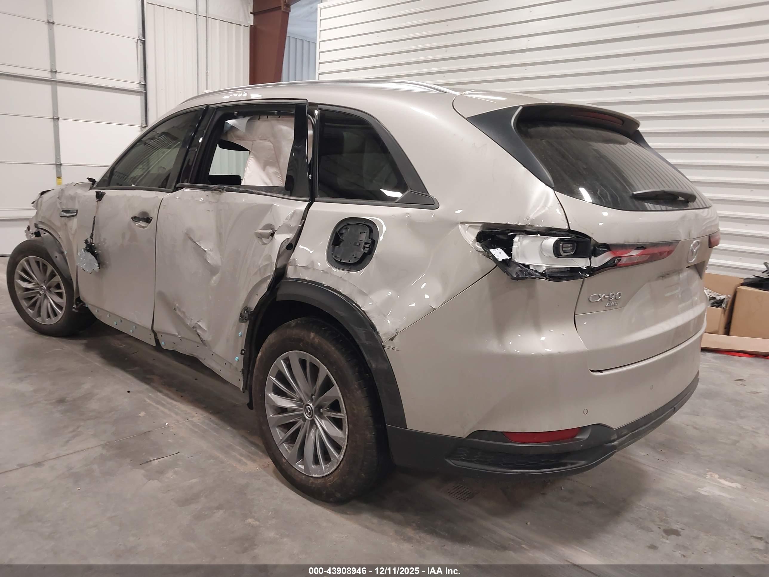 MAZDA CX-90 image 3