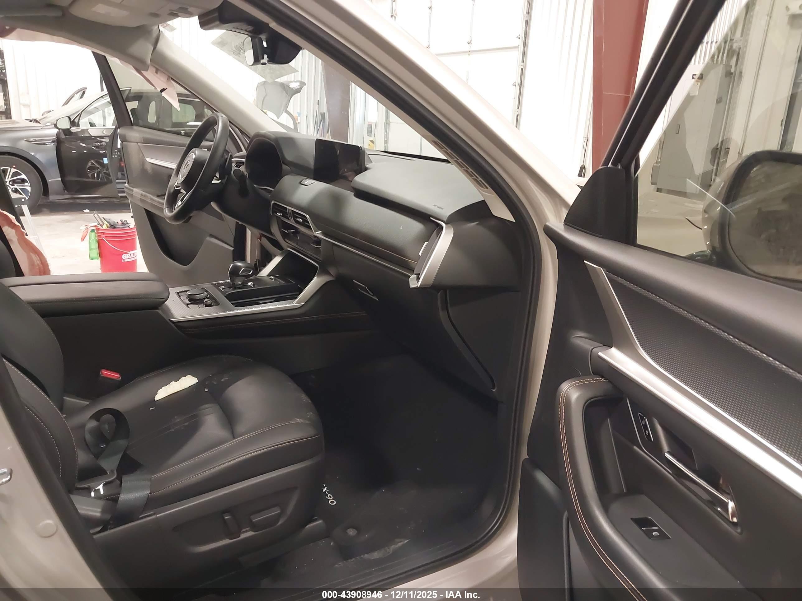 MAZDA CX-90 image 5