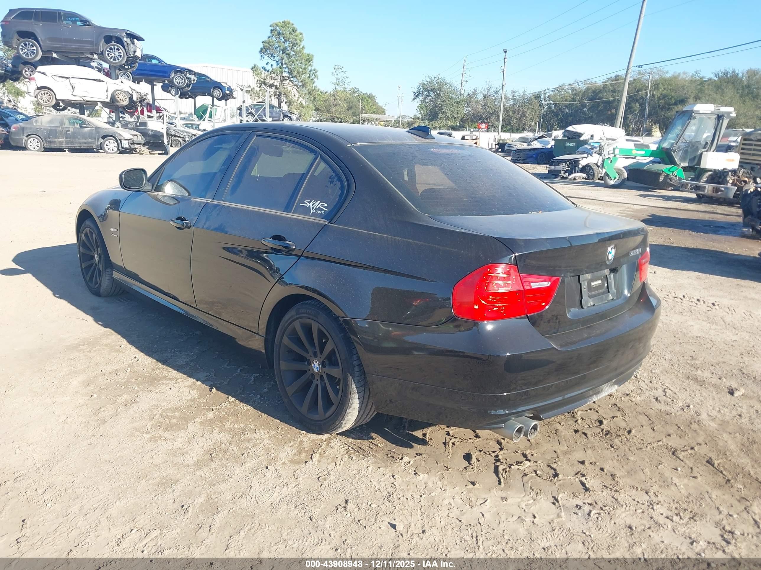 BMW 328I image 3