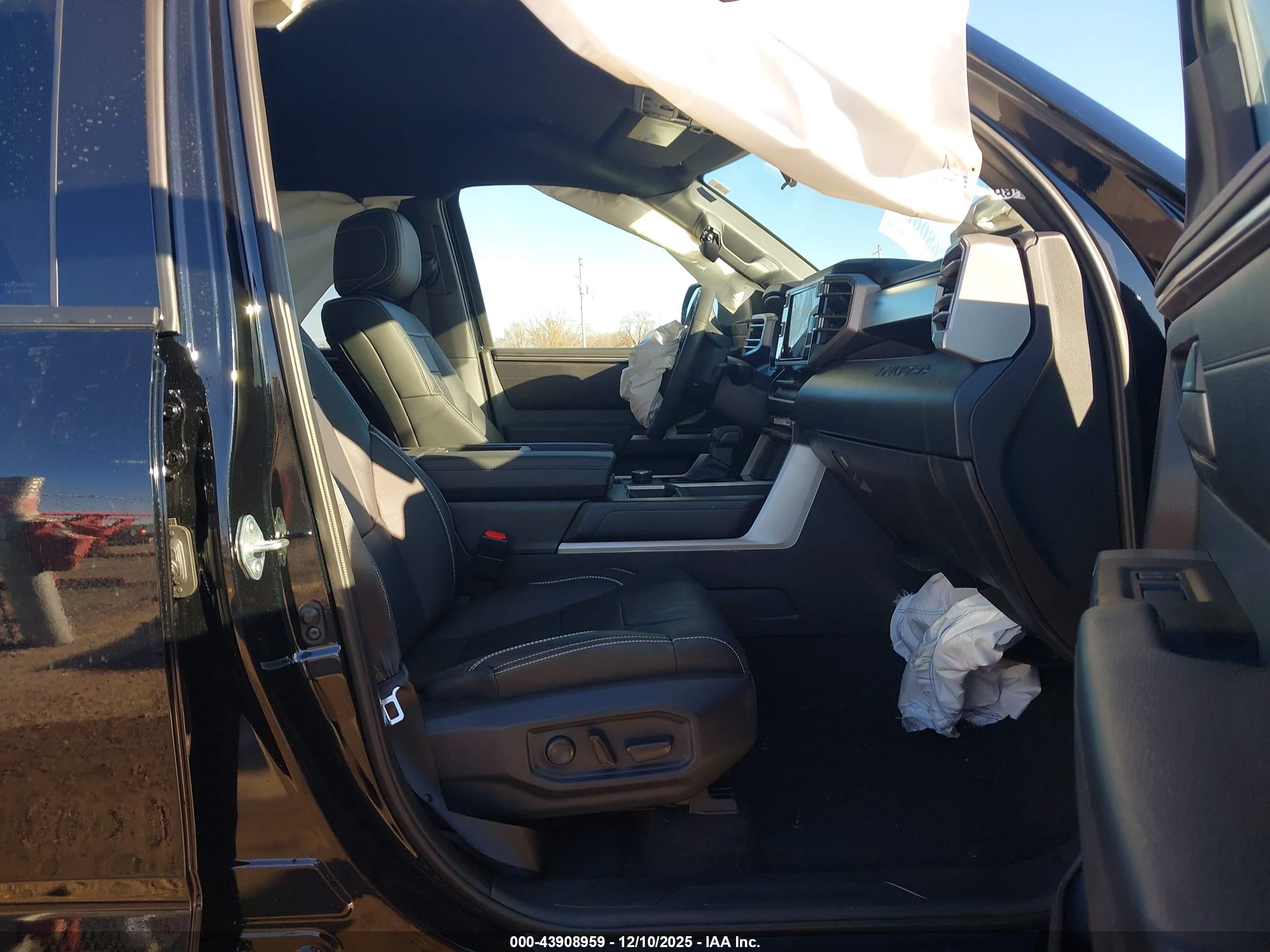TOYOTA TUNDRA image 5
