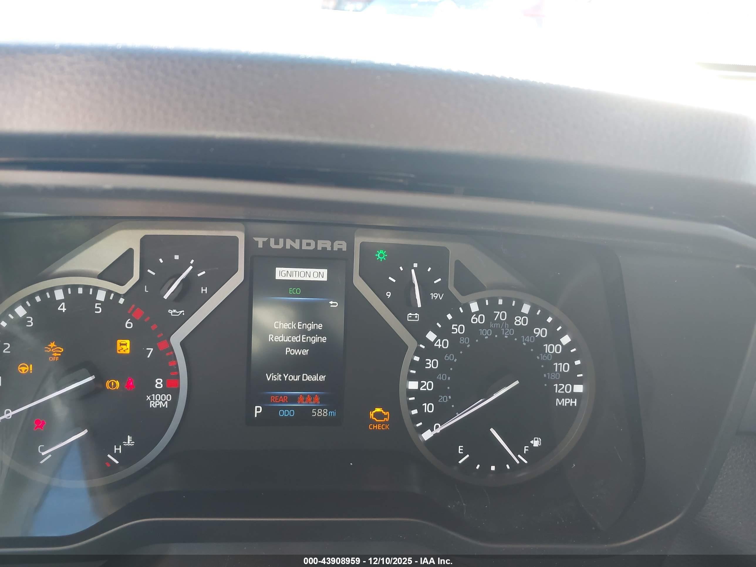 TOYOTA TUNDRA image 7