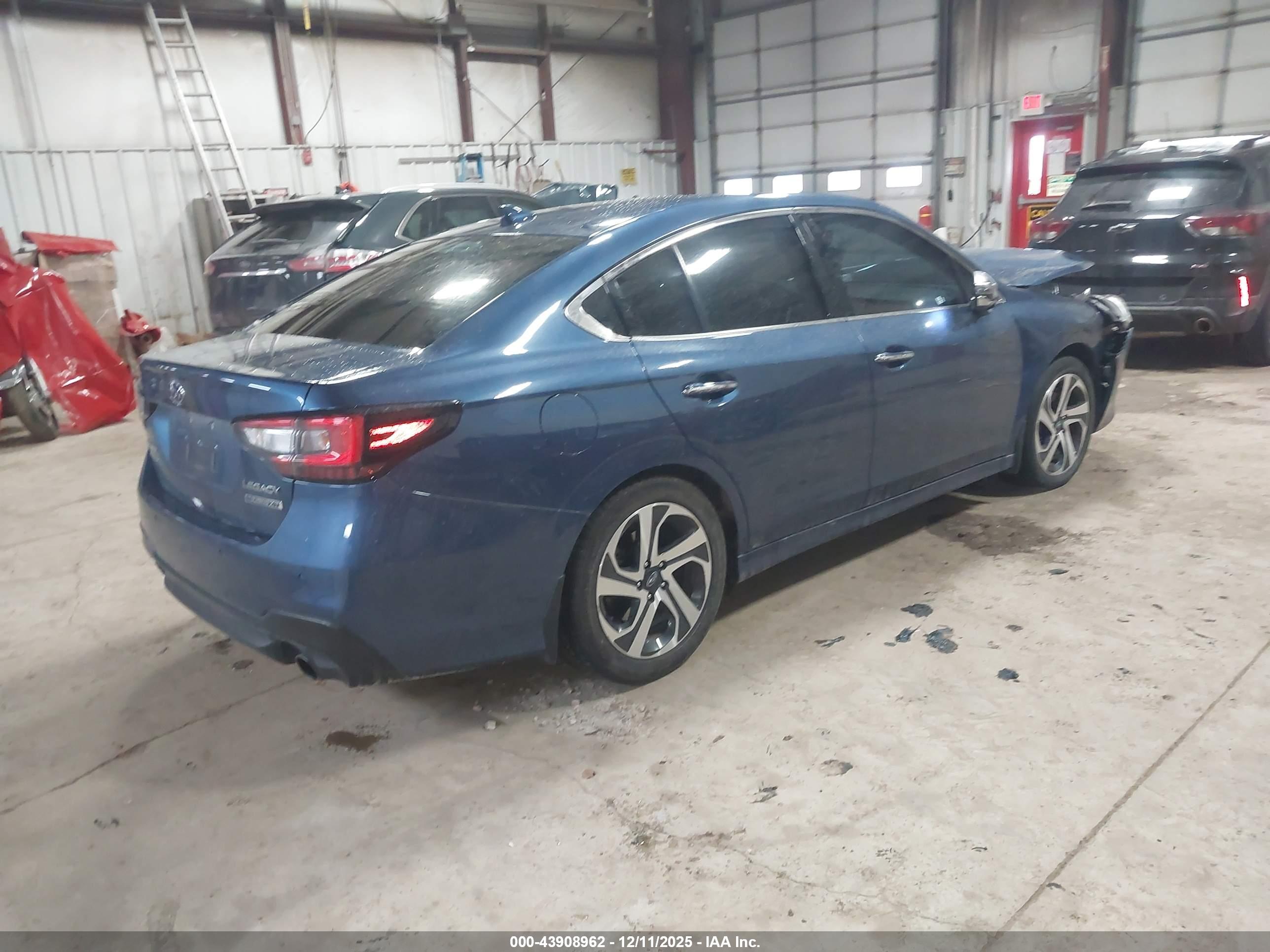 SUBARU LEGACY image 4