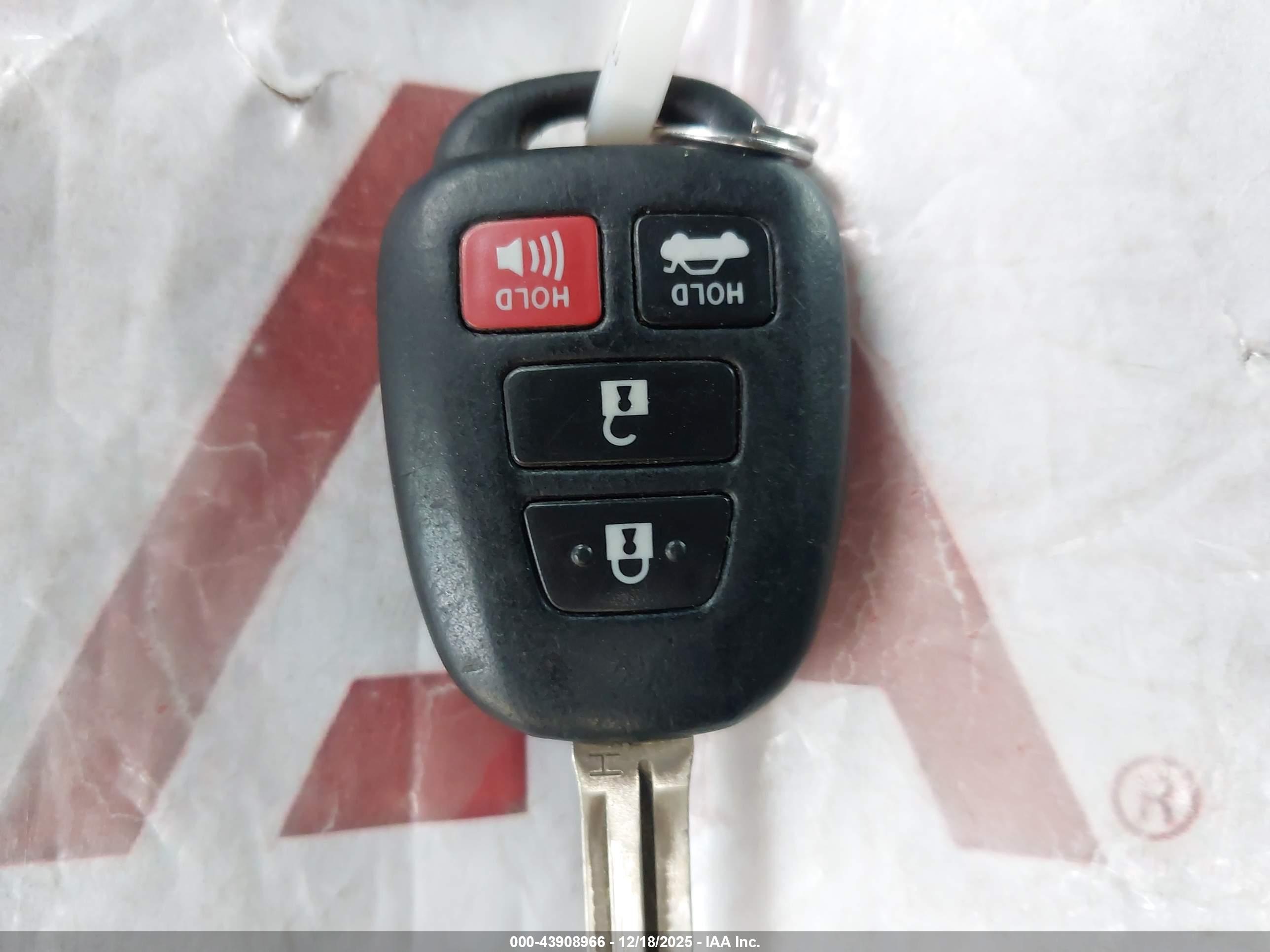 TOYOTA CAMRY image 11