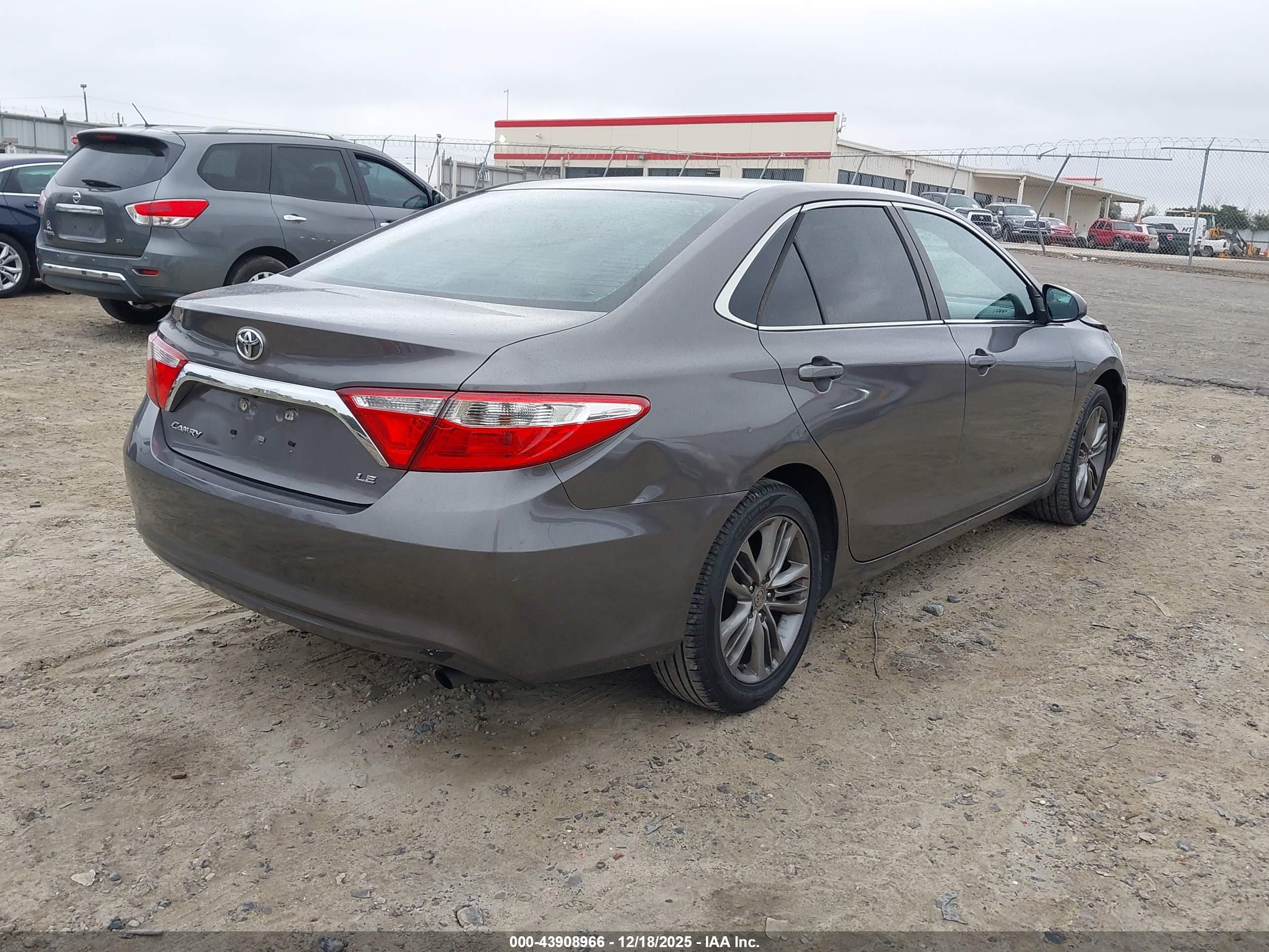 TOYOTA CAMRY image 4