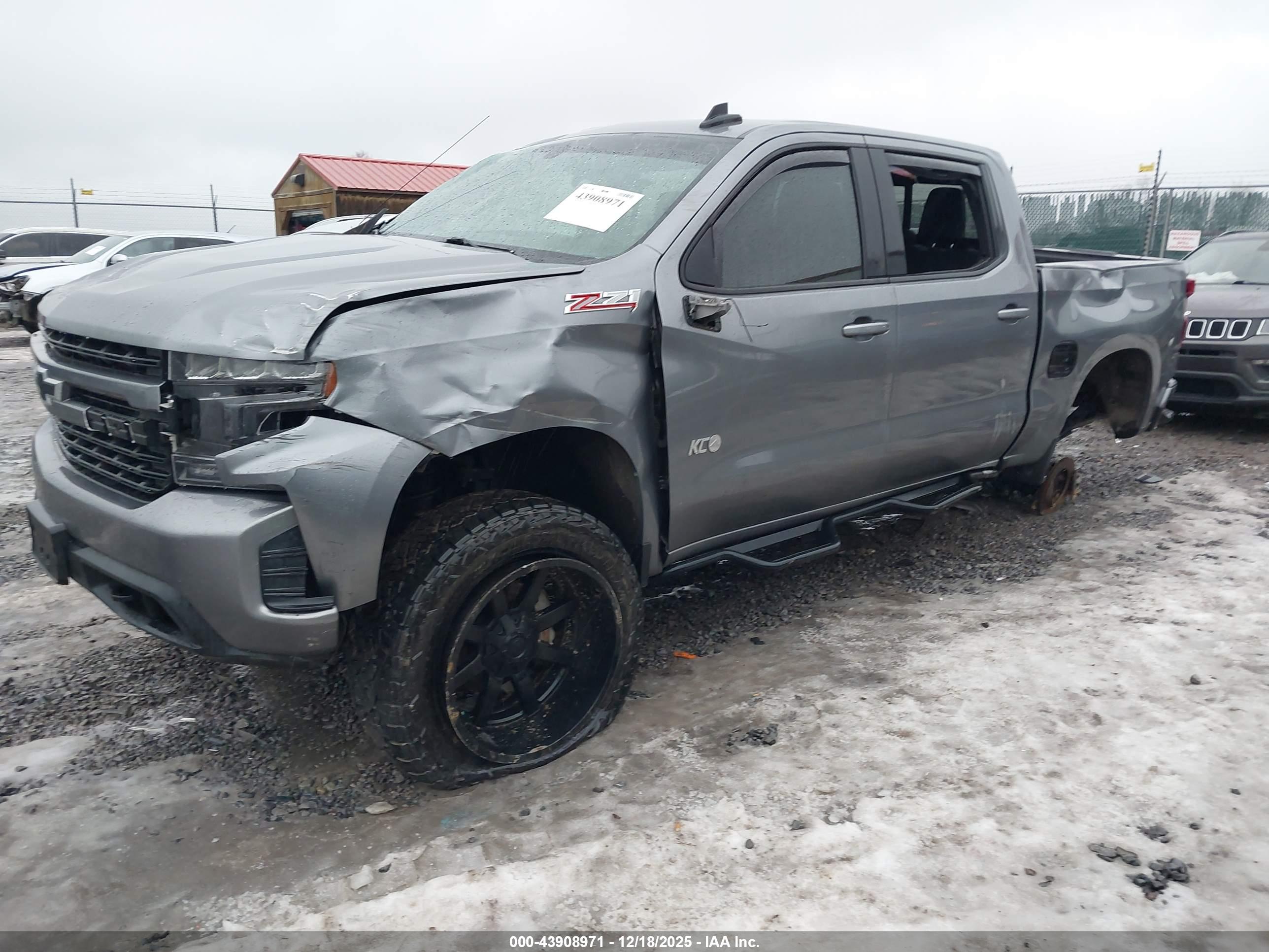 CHEVROLET SILVERADO image 2