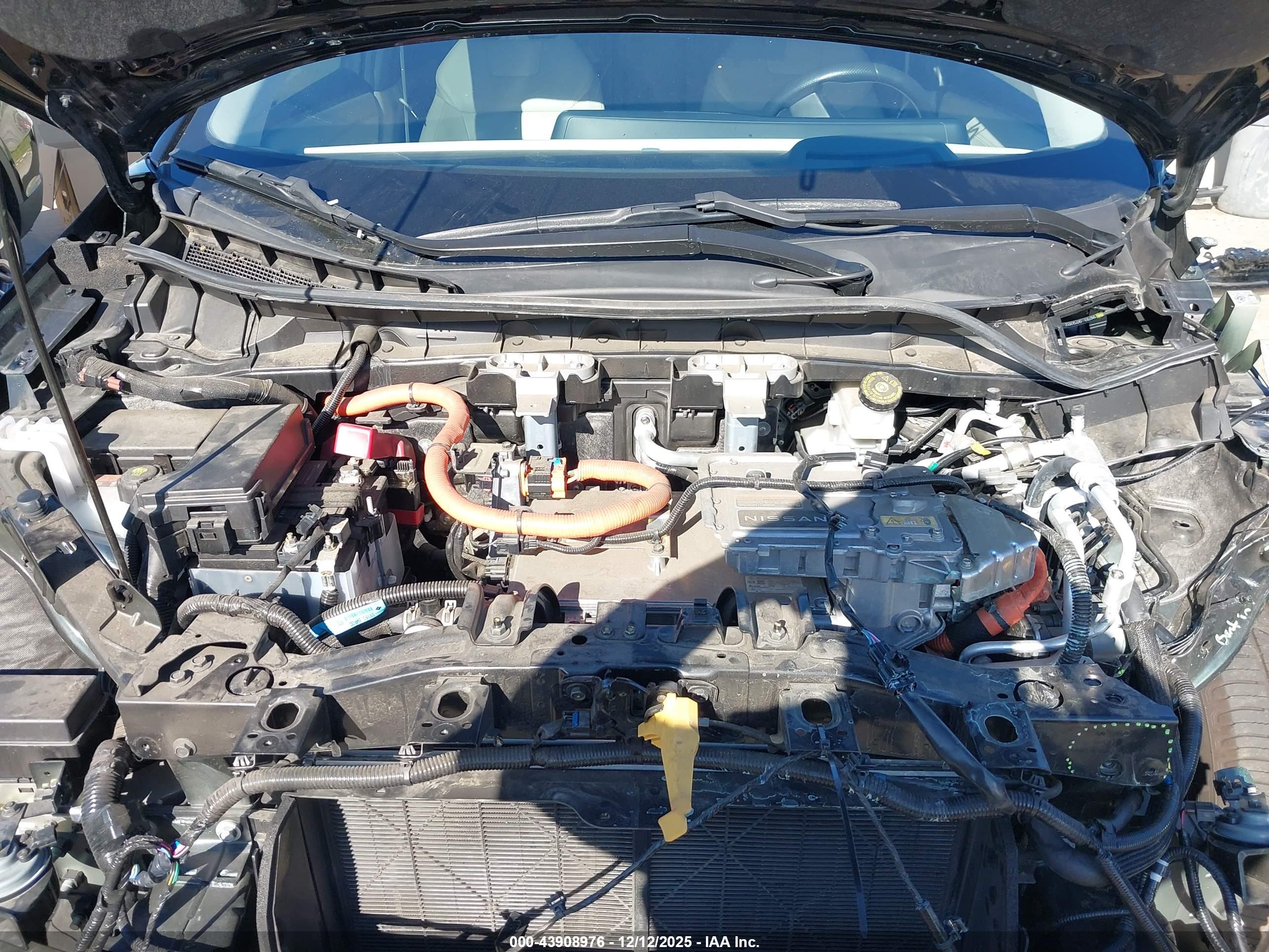 NISSAN ARIYA image 10