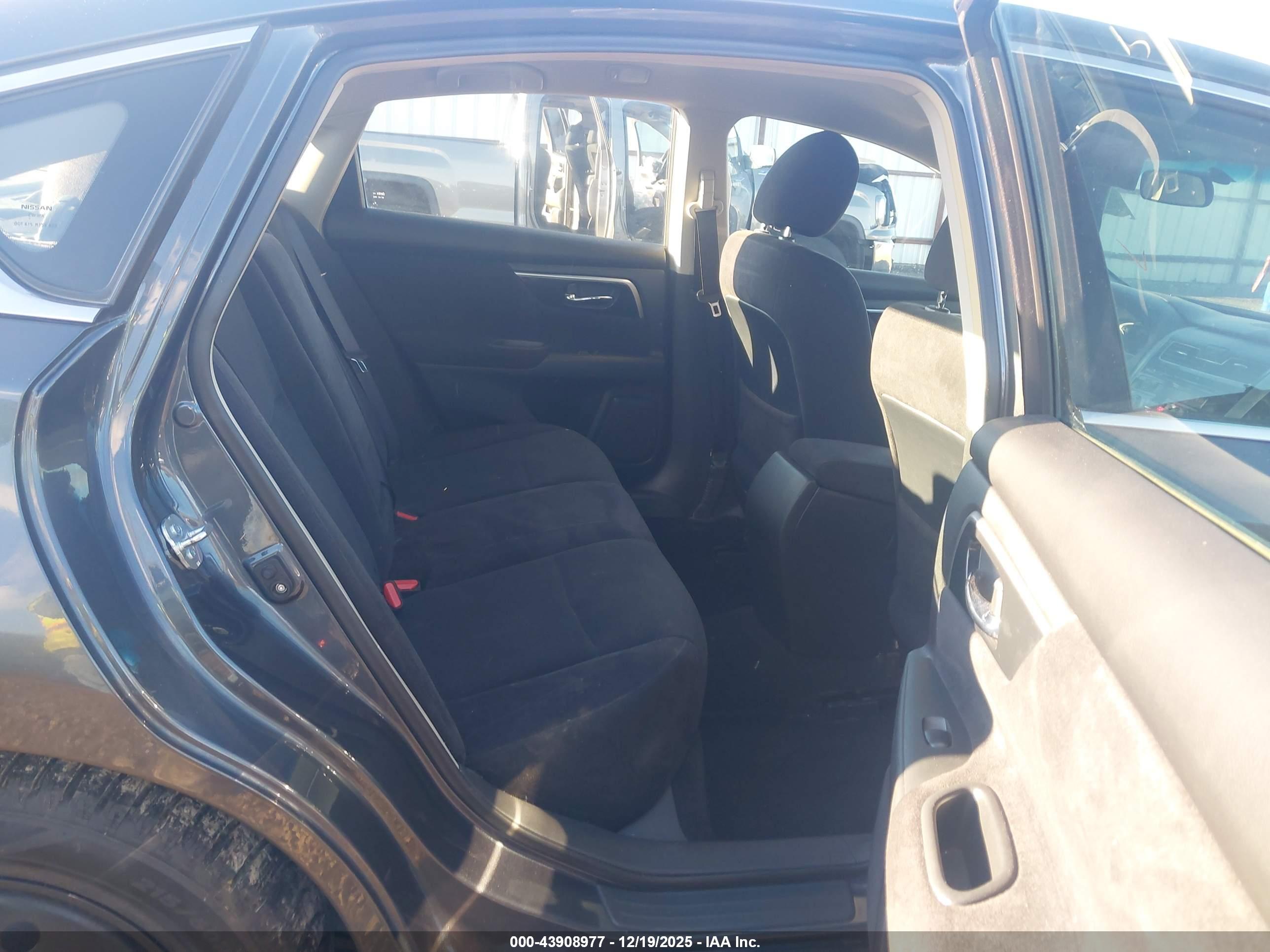 NISSAN ALTIMA image 8