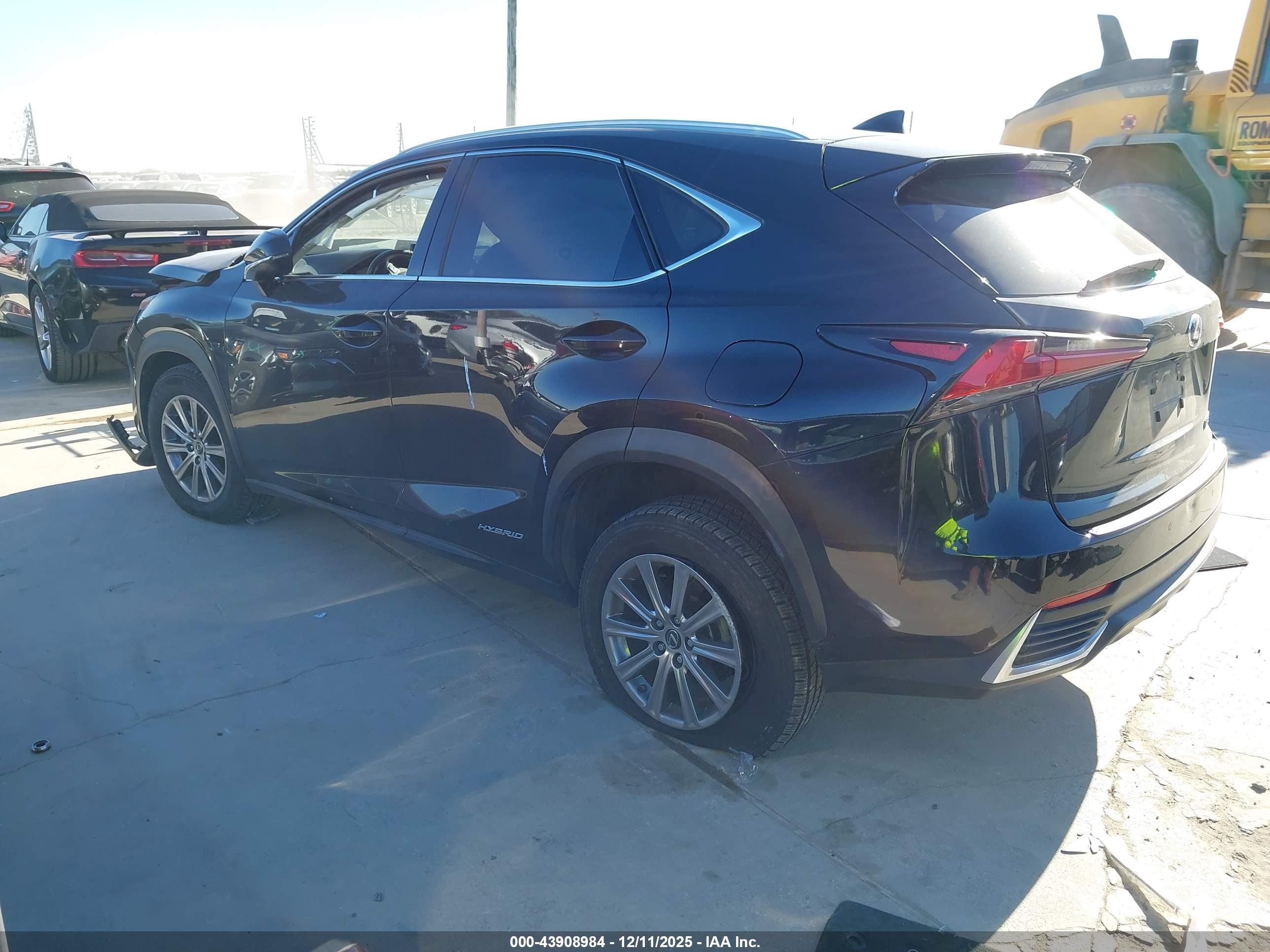 LEXUS NX image 3