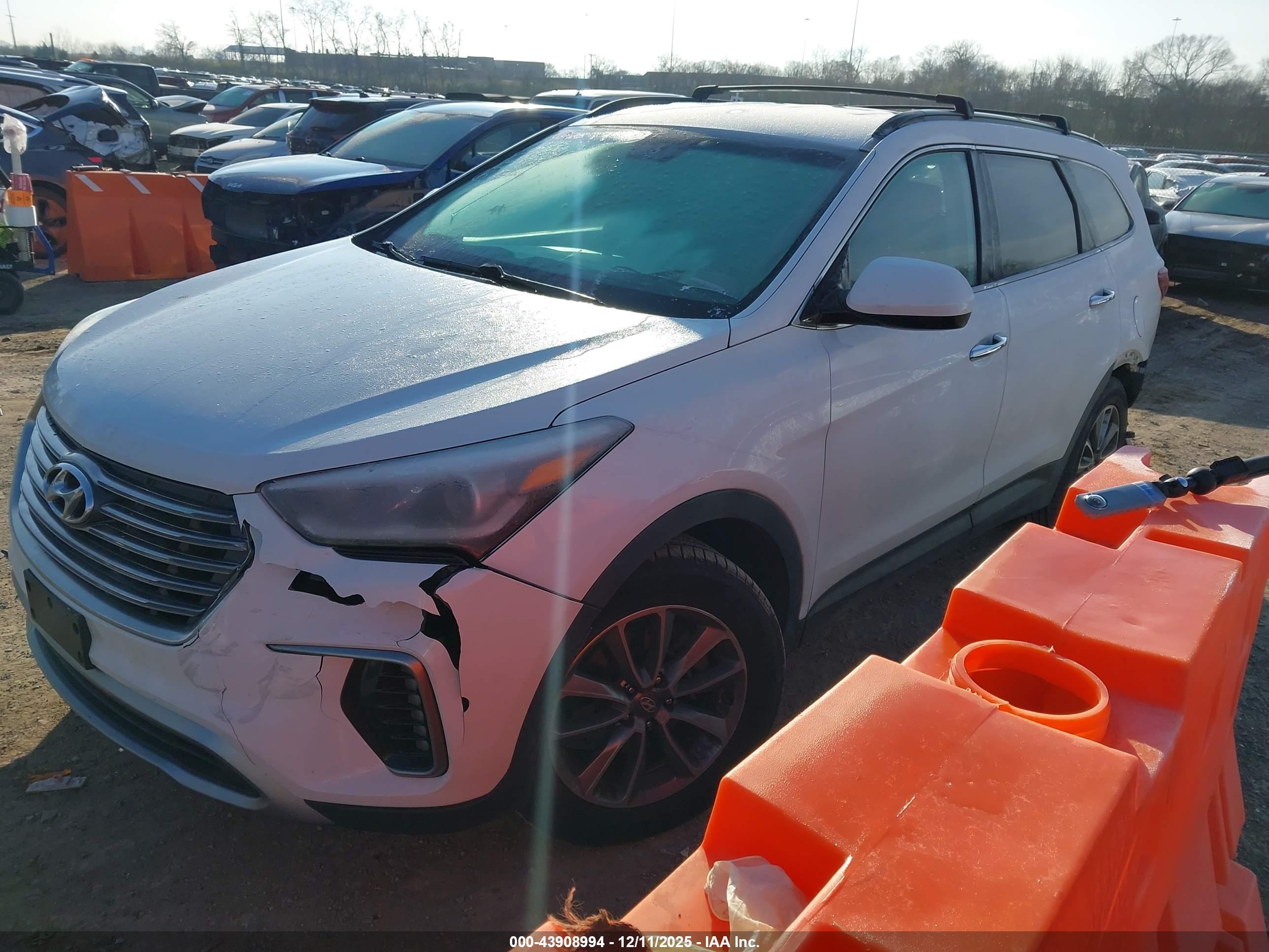 HYUNDAI SANTA image 2