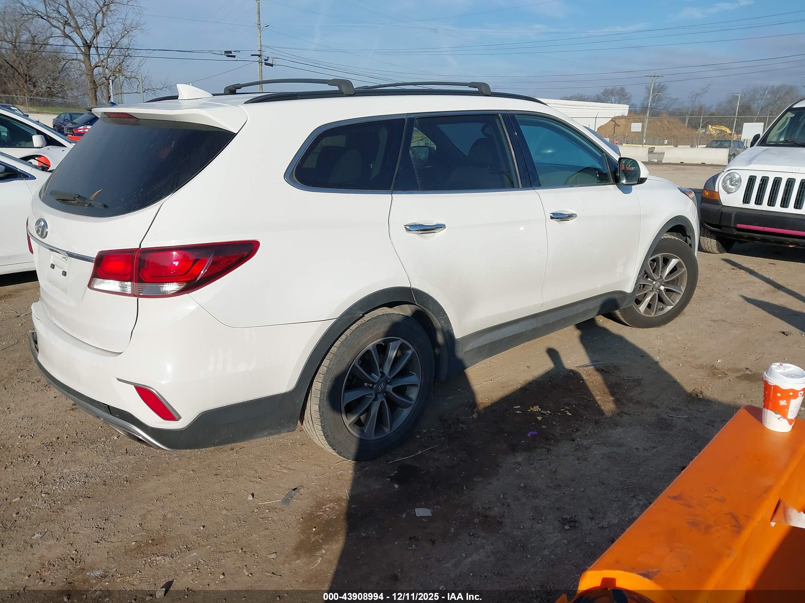 HYUNDAI SANTA image 4