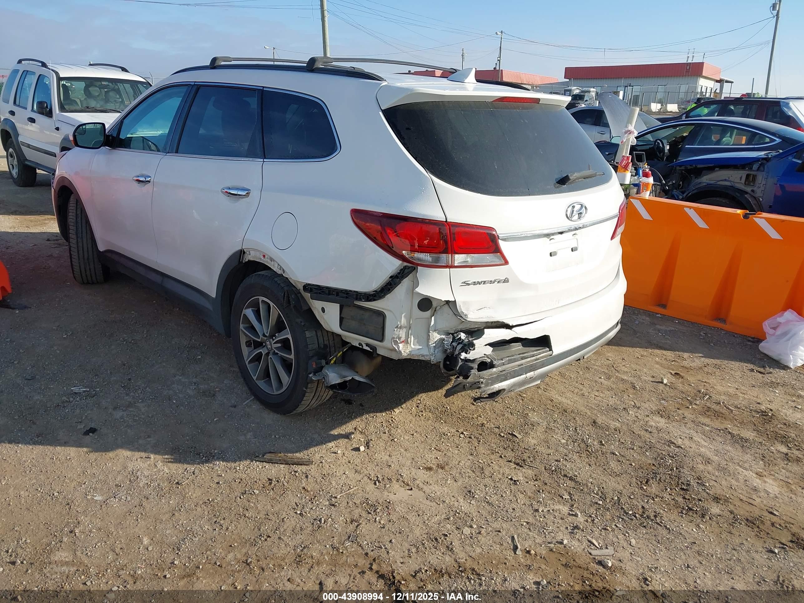 HYUNDAI SANTA image 6