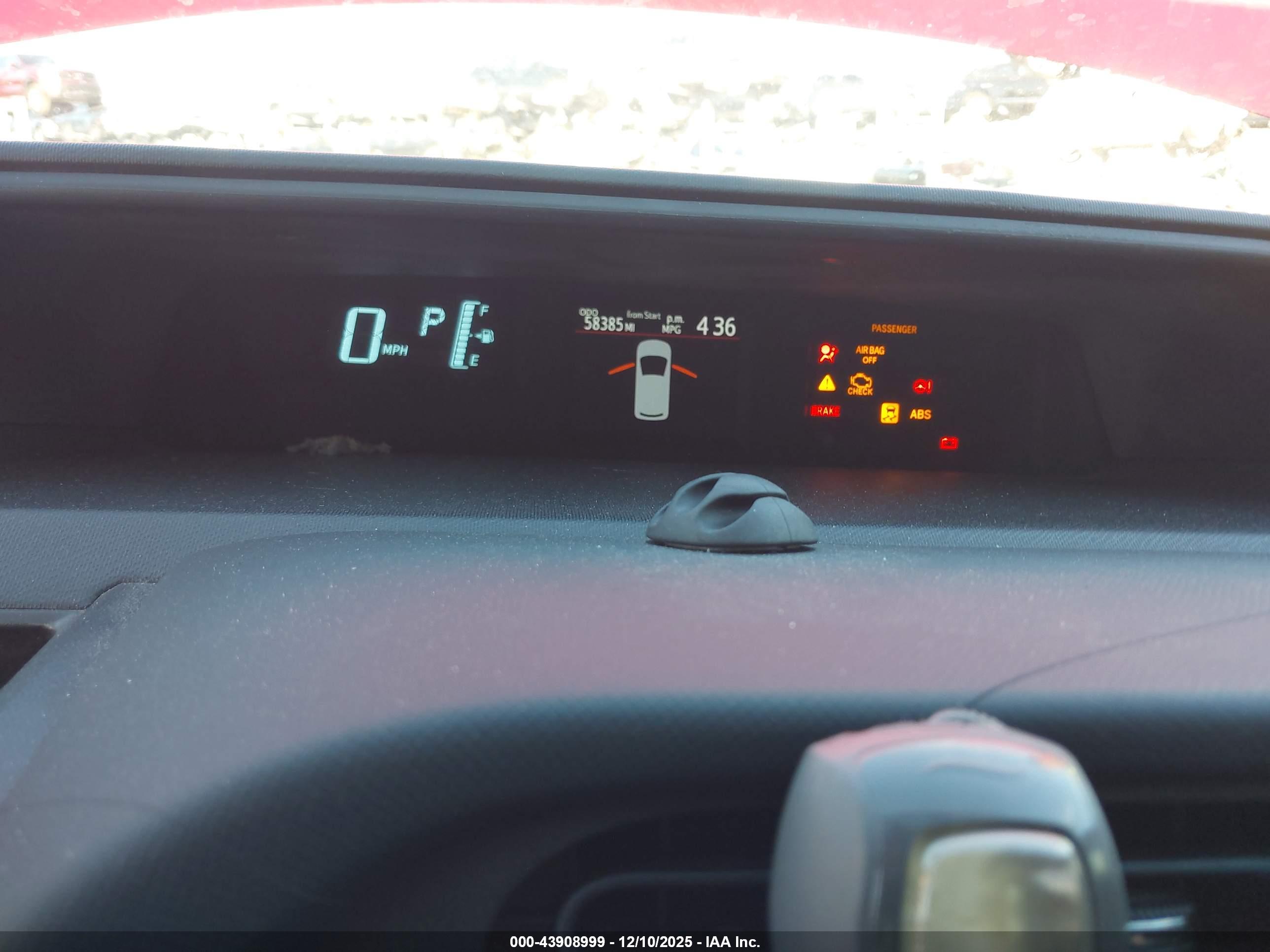 TOYOTA PRIUS image 7