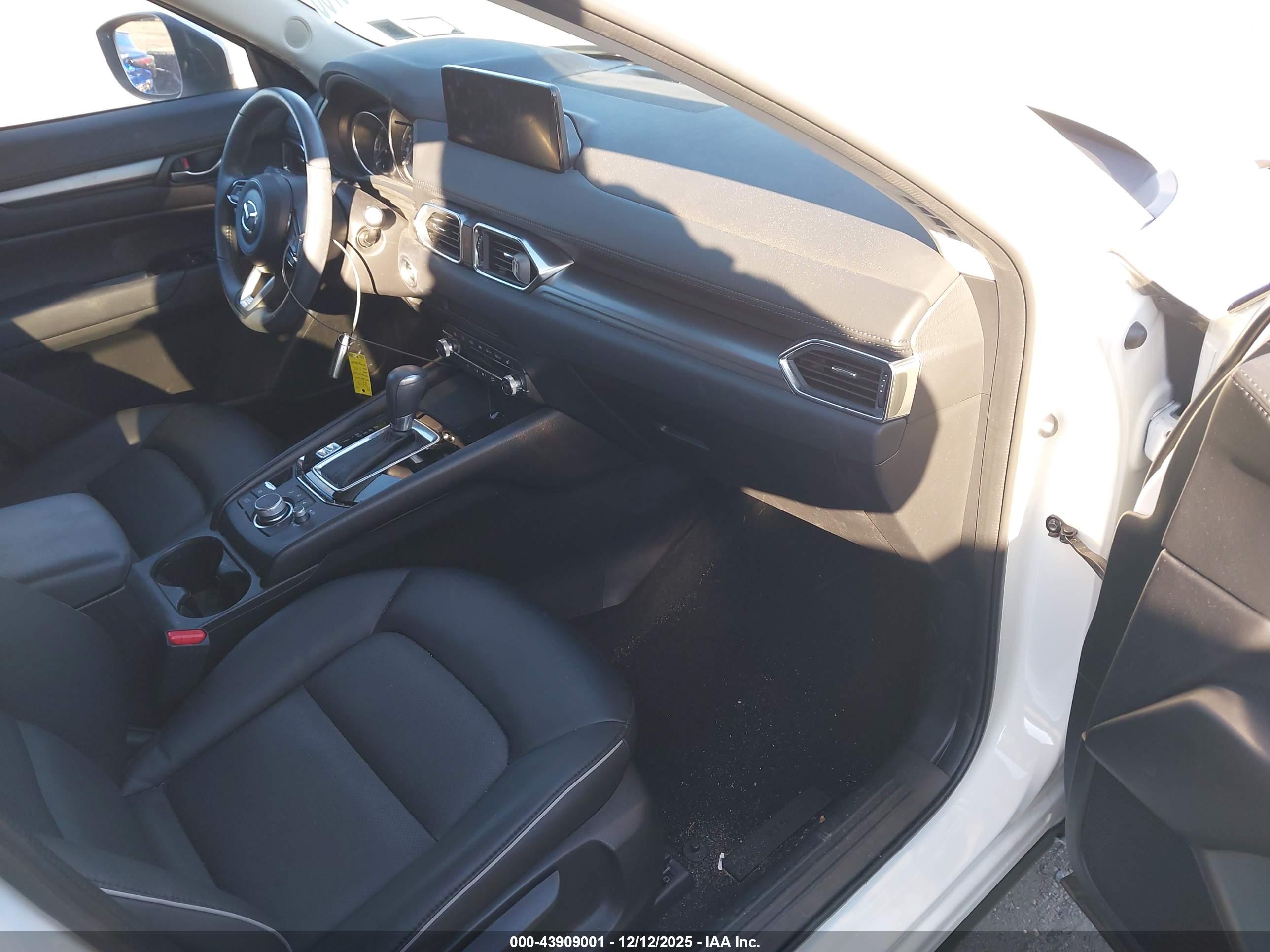 MAZDA CX-5 image 5