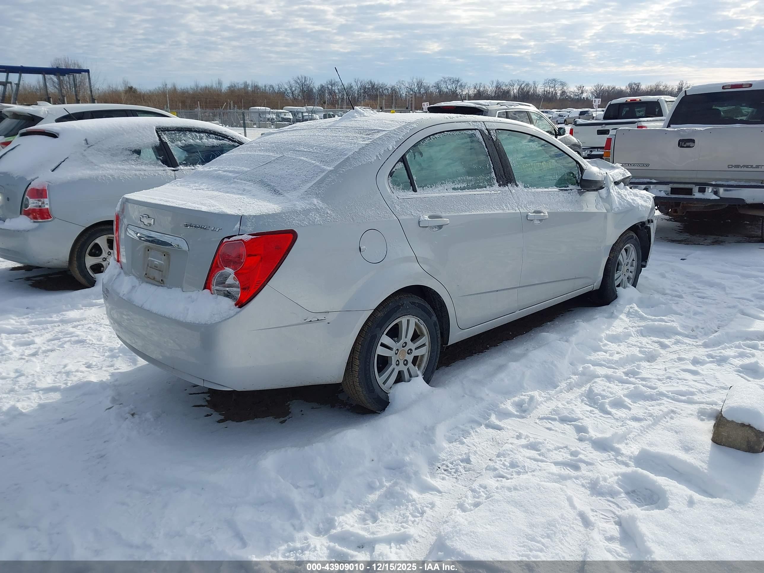CHEVROLET SONIC image 4