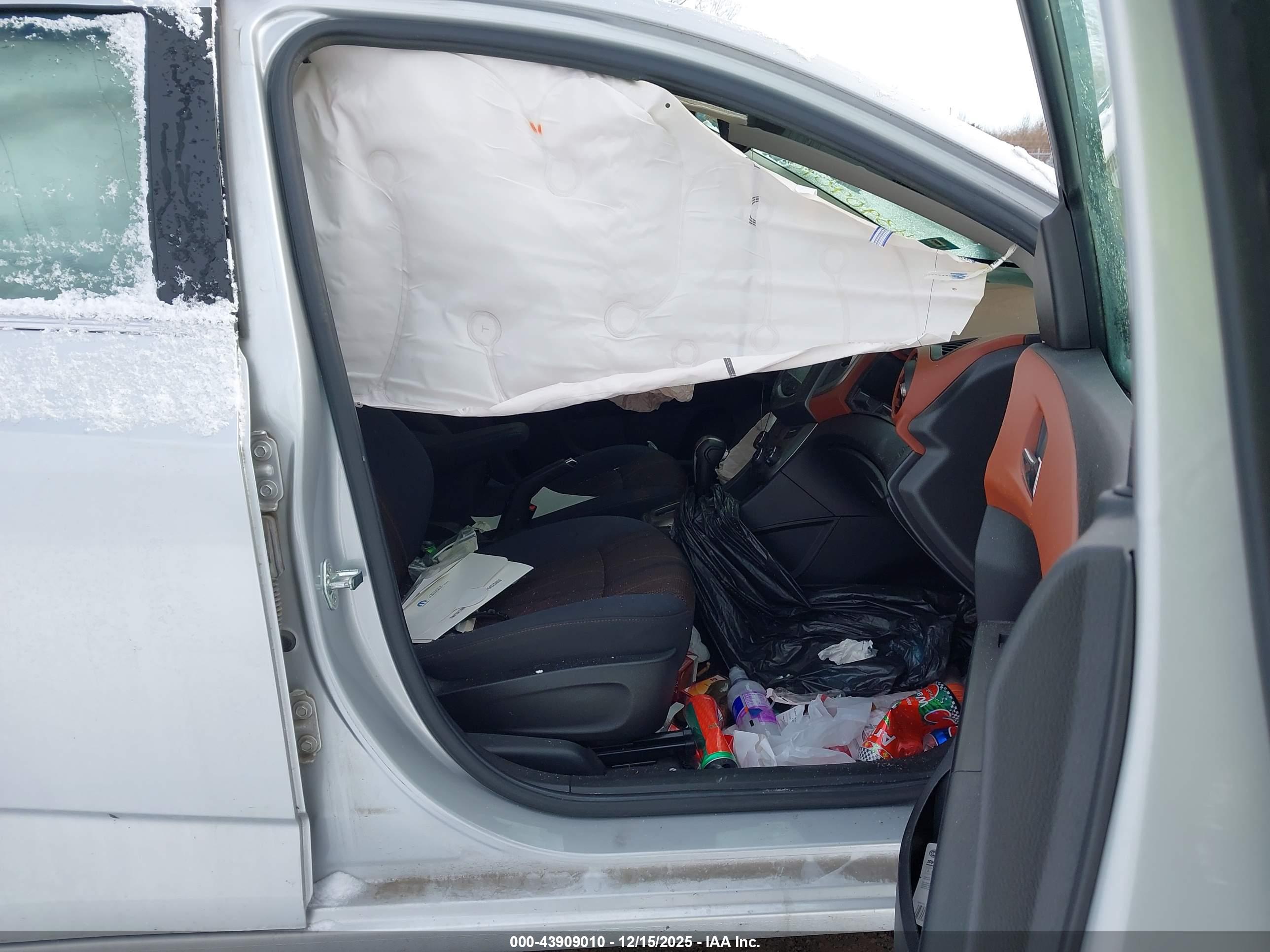CHEVROLET SONIC image 5