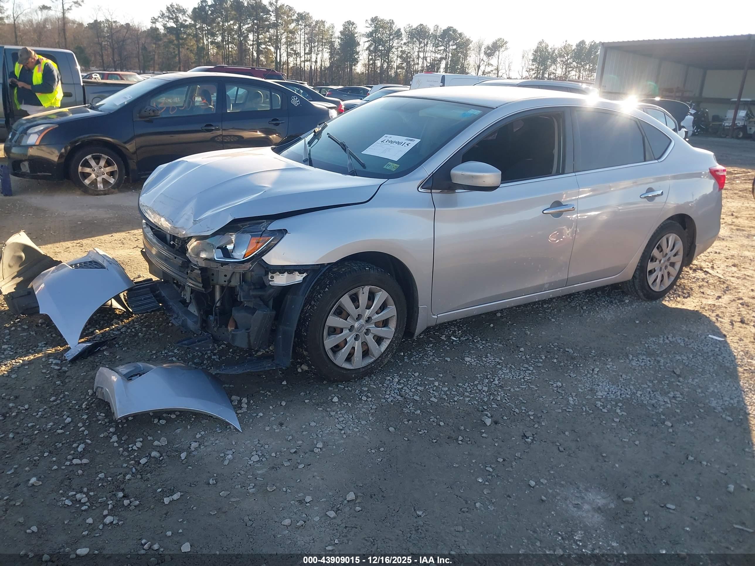 NISSAN SENTRA image 2