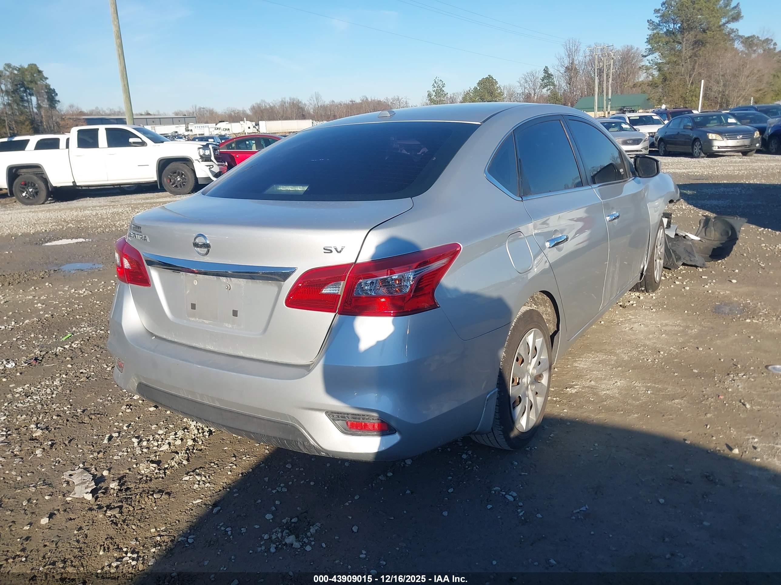 NISSAN SENTRA image 4